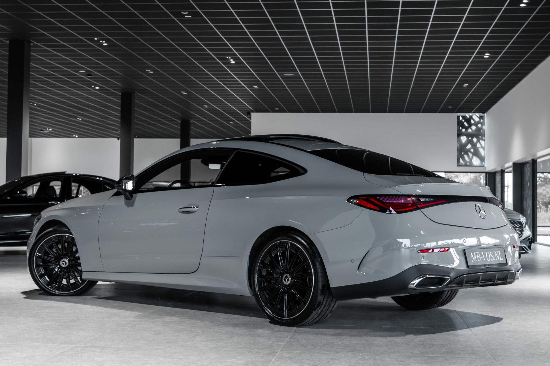 Mercedes-Benz CLE Coupé 200 AMG Night | Panorama | Distronic | Keyless | Digital Light | Burmester 3D | Mem | Verw-stuur | 20" Foto 2