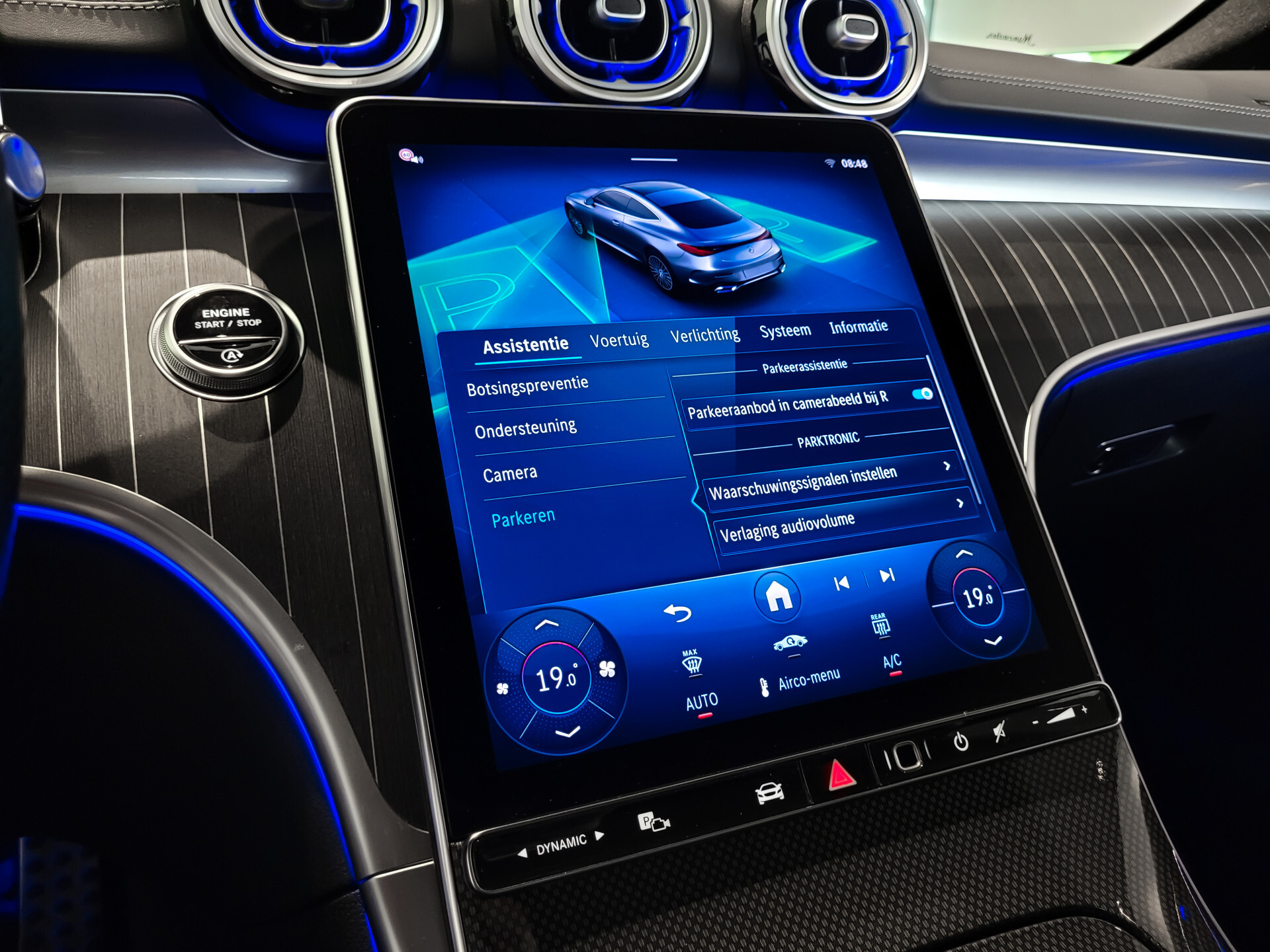 Mercedes-Benz CLE Coupé 200 AMG Night | Panorama | Distronic | Keyless | Digital Light | Burmester 3D | Mem | Verw-stuur | 20" Foto 26