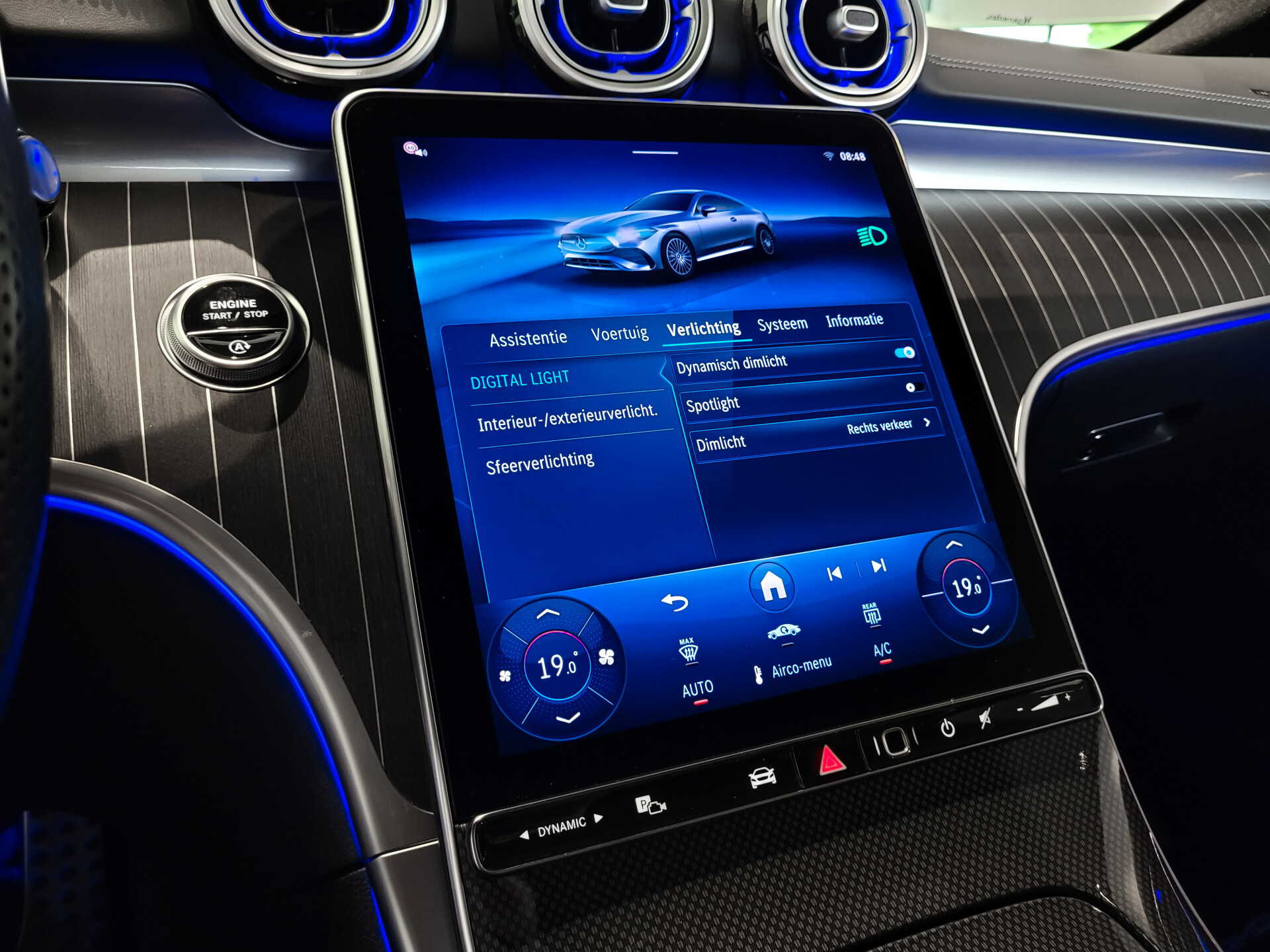 Mercedes-Benz CLE Coupé 200 AMG Night | Panorama | Distronic | Keyless | Digital Light | Burmester 3D | Mem | Verw-stuur | 20" Foto 30