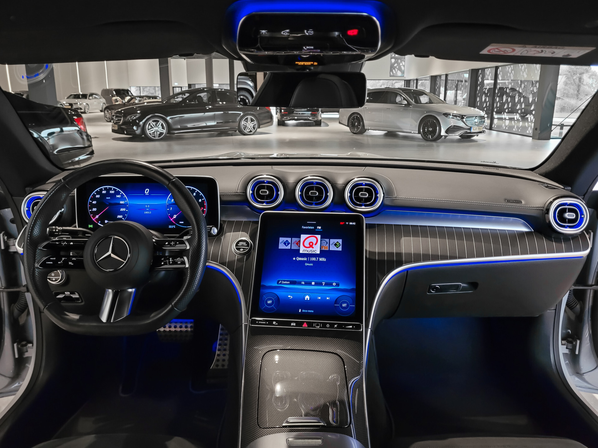 Mercedes-Benz CLE Coupé 200 AMG Night | Panorama | Distronic | Keyless | Digital Light | Burmester 3D | Mem | Verw-stuur | 20" Foto 31