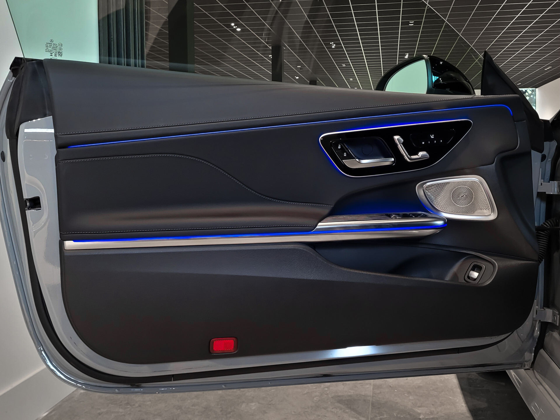 Mercedes-Benz CLE Coupé 200 AMG Night | Panorama | Distronic | Keyless | Digital Light | Burmester 3D | Mem | Verw-stuur | 20" Foto 9