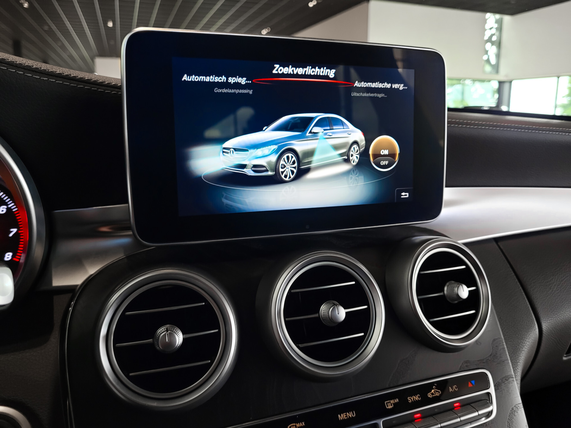 Mercedes-Benz C-Klasse 400 4-M AMG Night | Panorama | 19" | Burmester | 360 | Distronic Foto 15