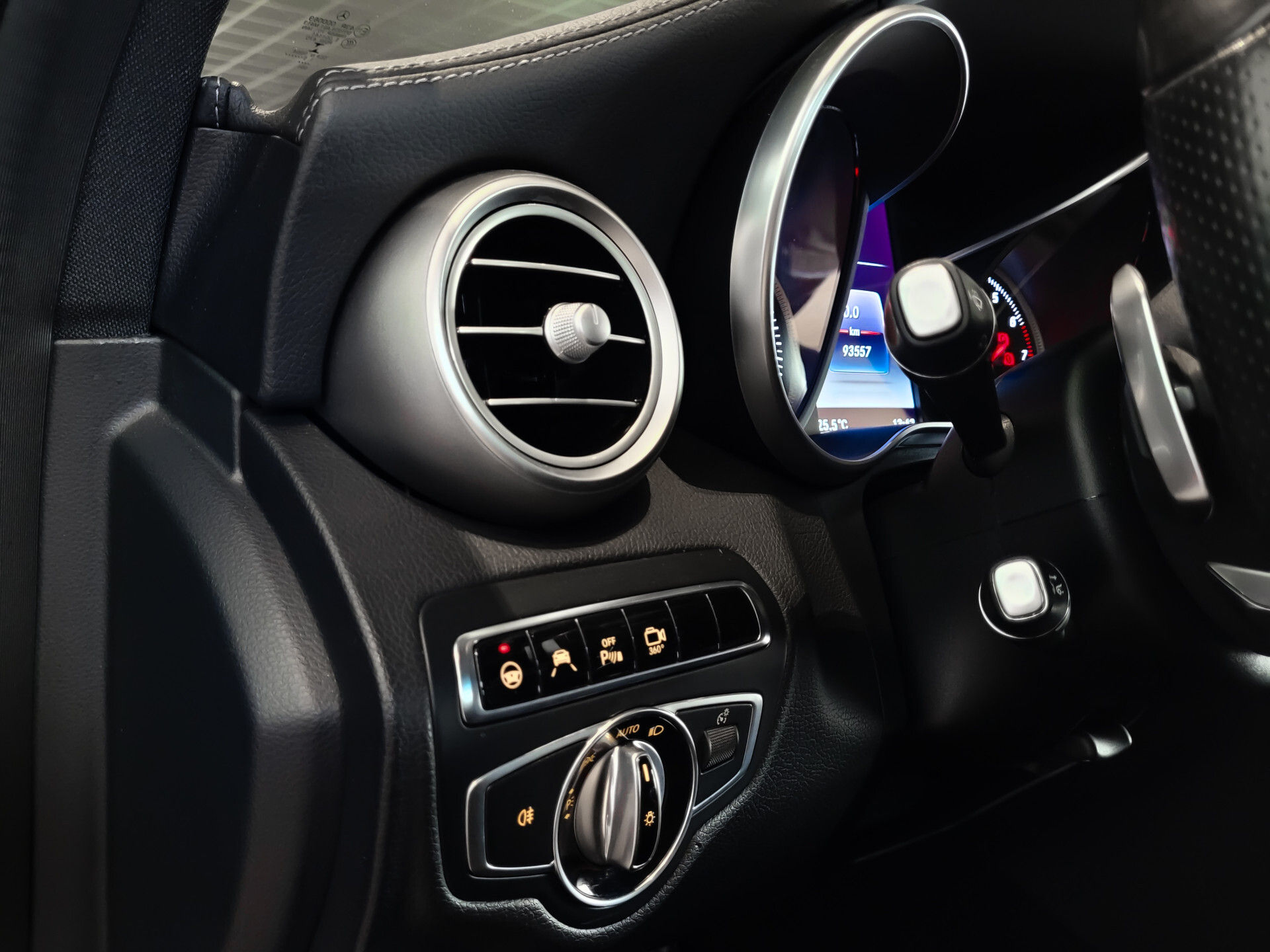 Mercedes-Benz C-Klasse 400 4-M AMG Night | Panorama | 19" | Burmester | 360 | Distronic Foto 18