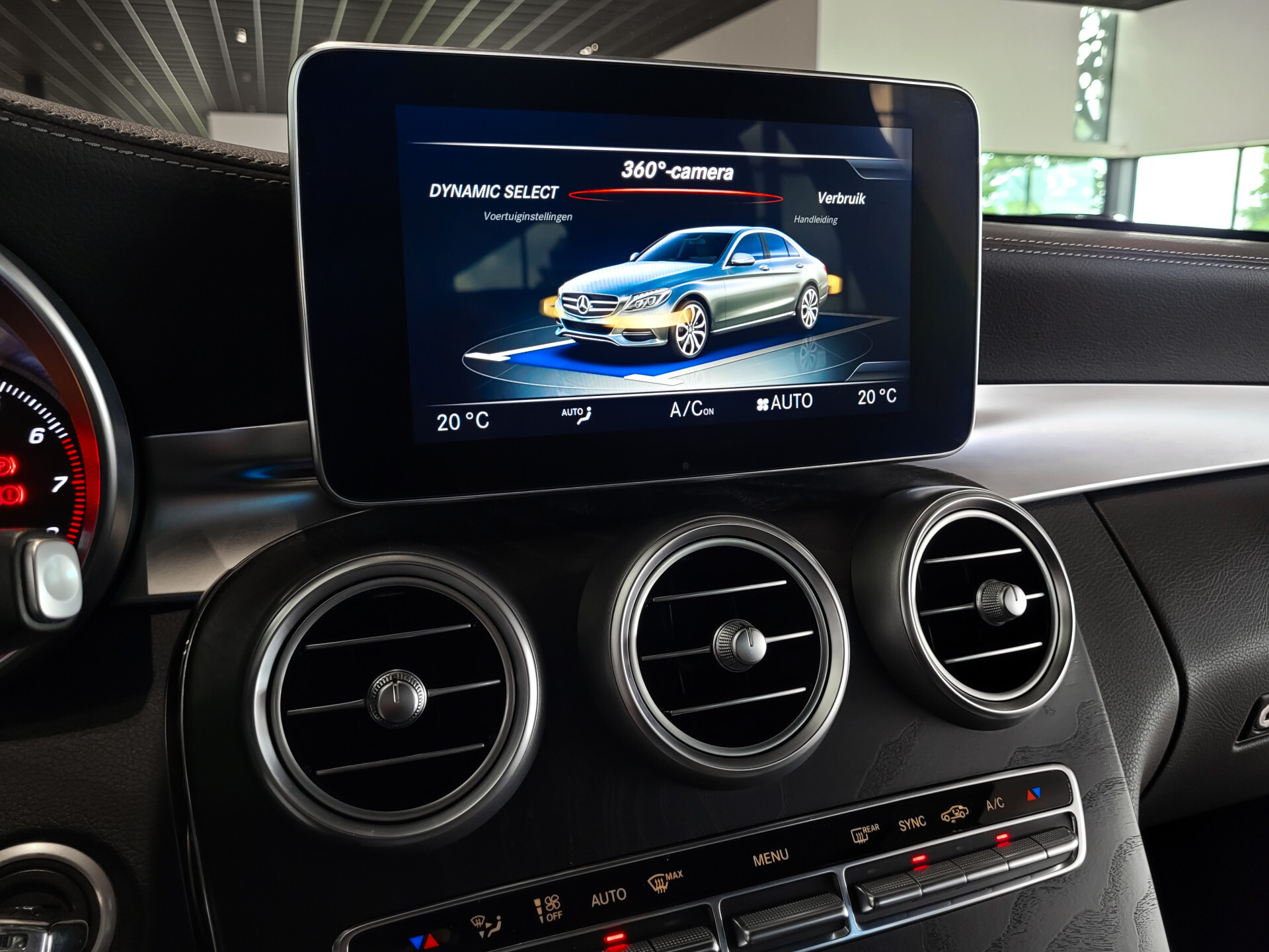 Mercedes-Benz C-Klasse 400 4-M AMG Night | Panorama | 19" | Burmester | 360 | Distronic Foto 19