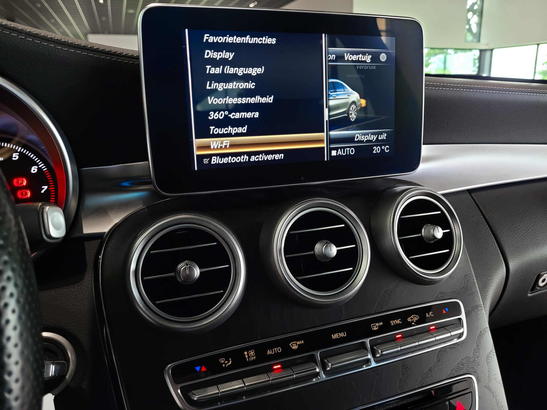 Mercedes-Benz C-Klasse 400 4-M AMG Night | Panorama | 19" | Burmester | 360 | Distronic Foto 21