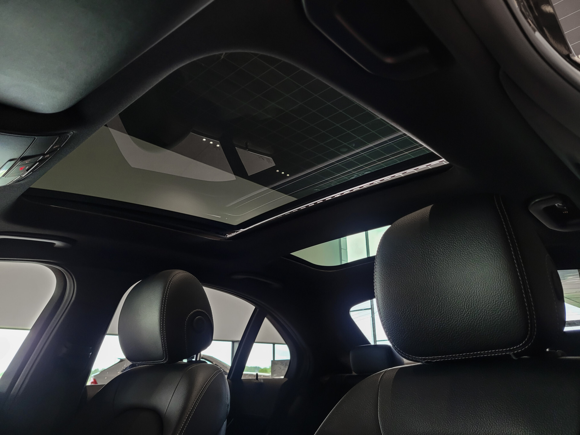 Mercedes-Benz C-Klasse 400 4-M AMG Night | Panorama | 19" | Burmester | 360 | Distronic Foto 29