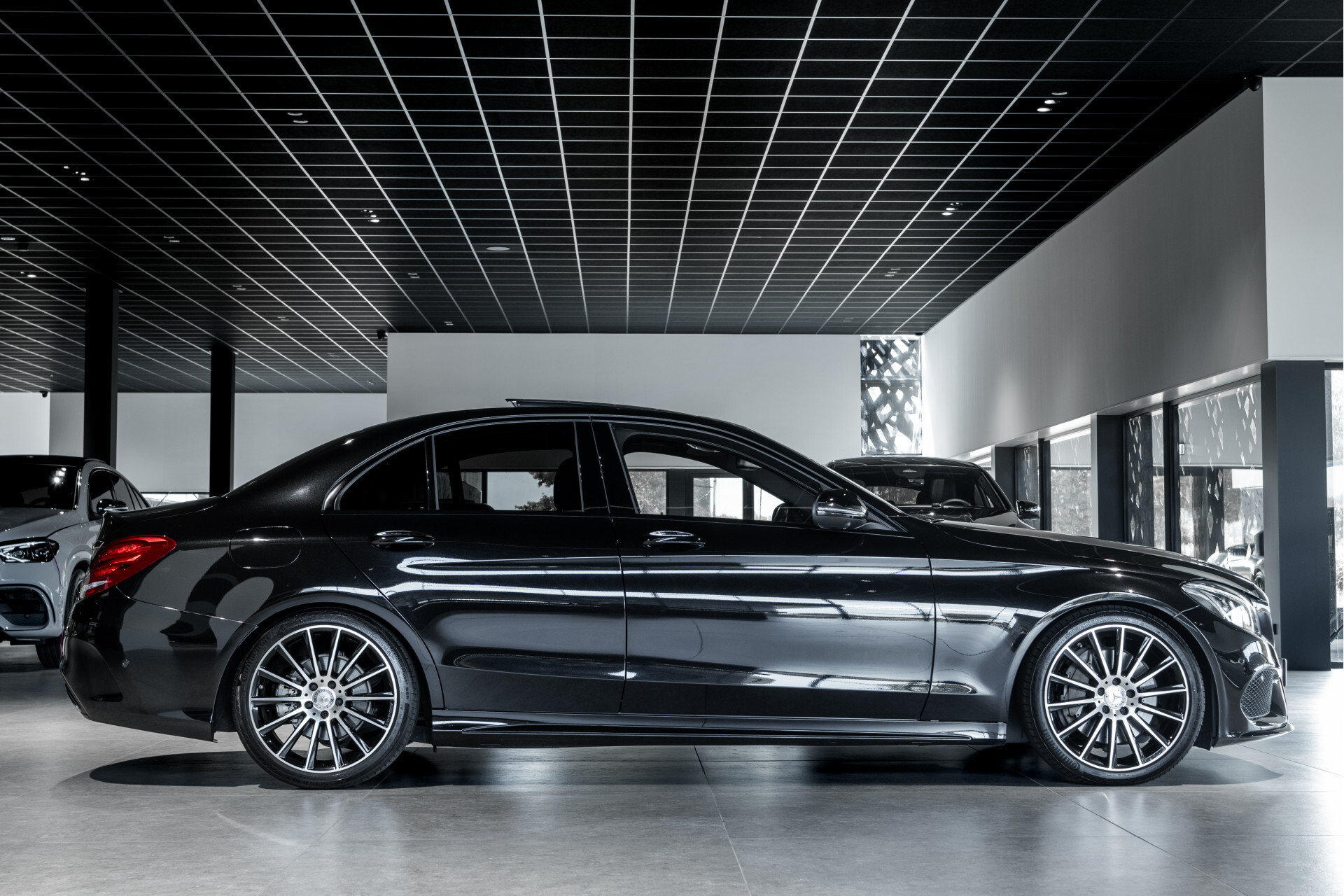 Mercedes-Benz C-Klasse 400 4-M AMG Night | Panorama | 19" | Burmester | 360 | Distronic Foto 3