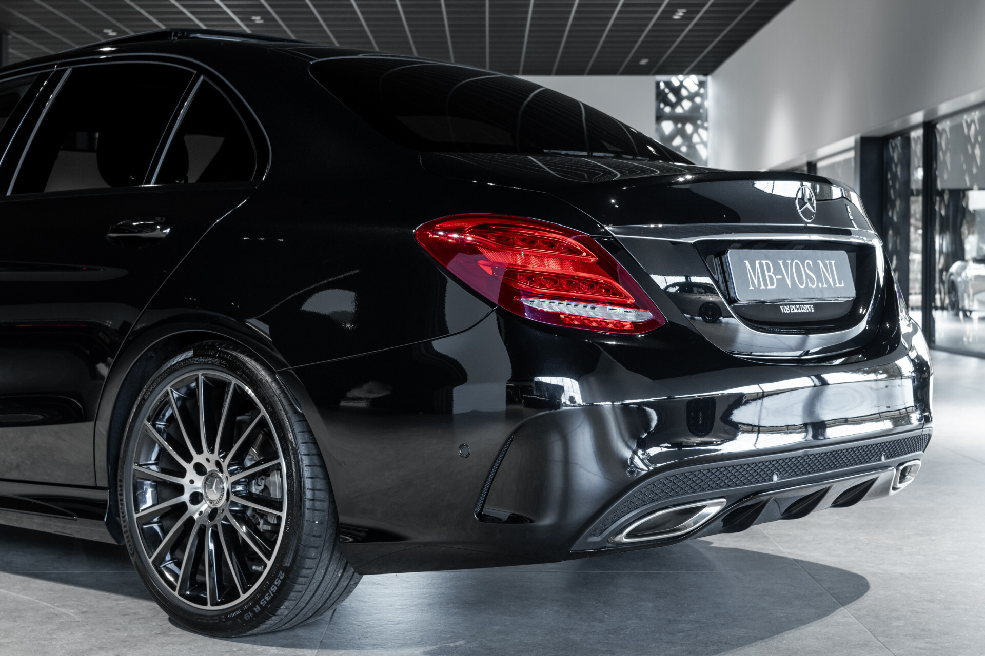 Mercedes-Benz C-Klasse 400 4-M AMG Night | Panorama | 19" | Burmester | 360 | Distronic Foto 32