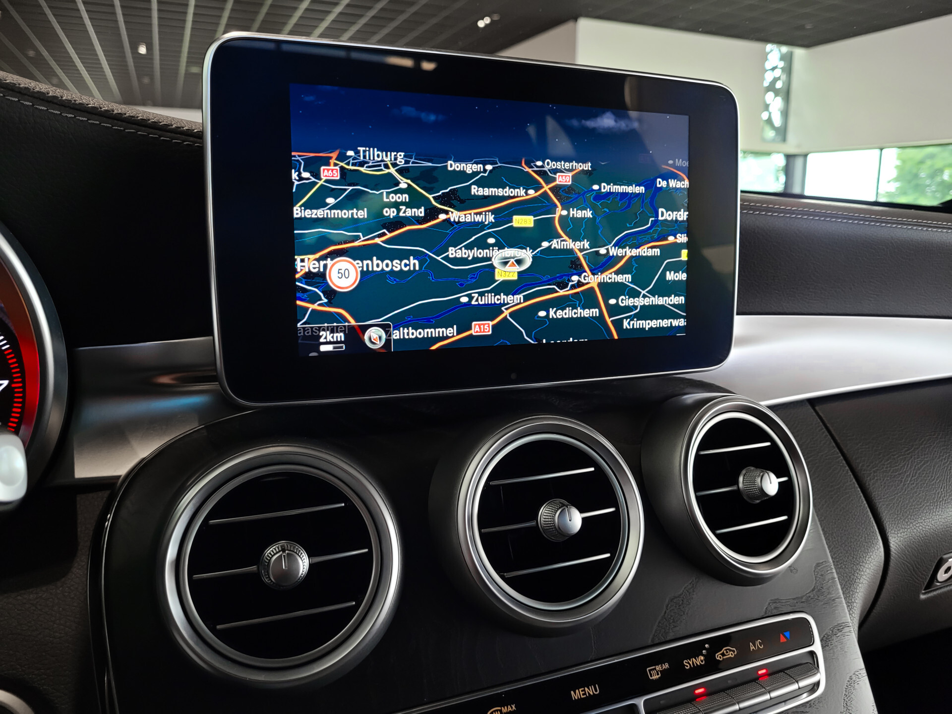 Mercedes-Benz C-Klasse 400 4-M AMG Night | Panorama | 19" | Burmester | 360 | Distronic Foto 9