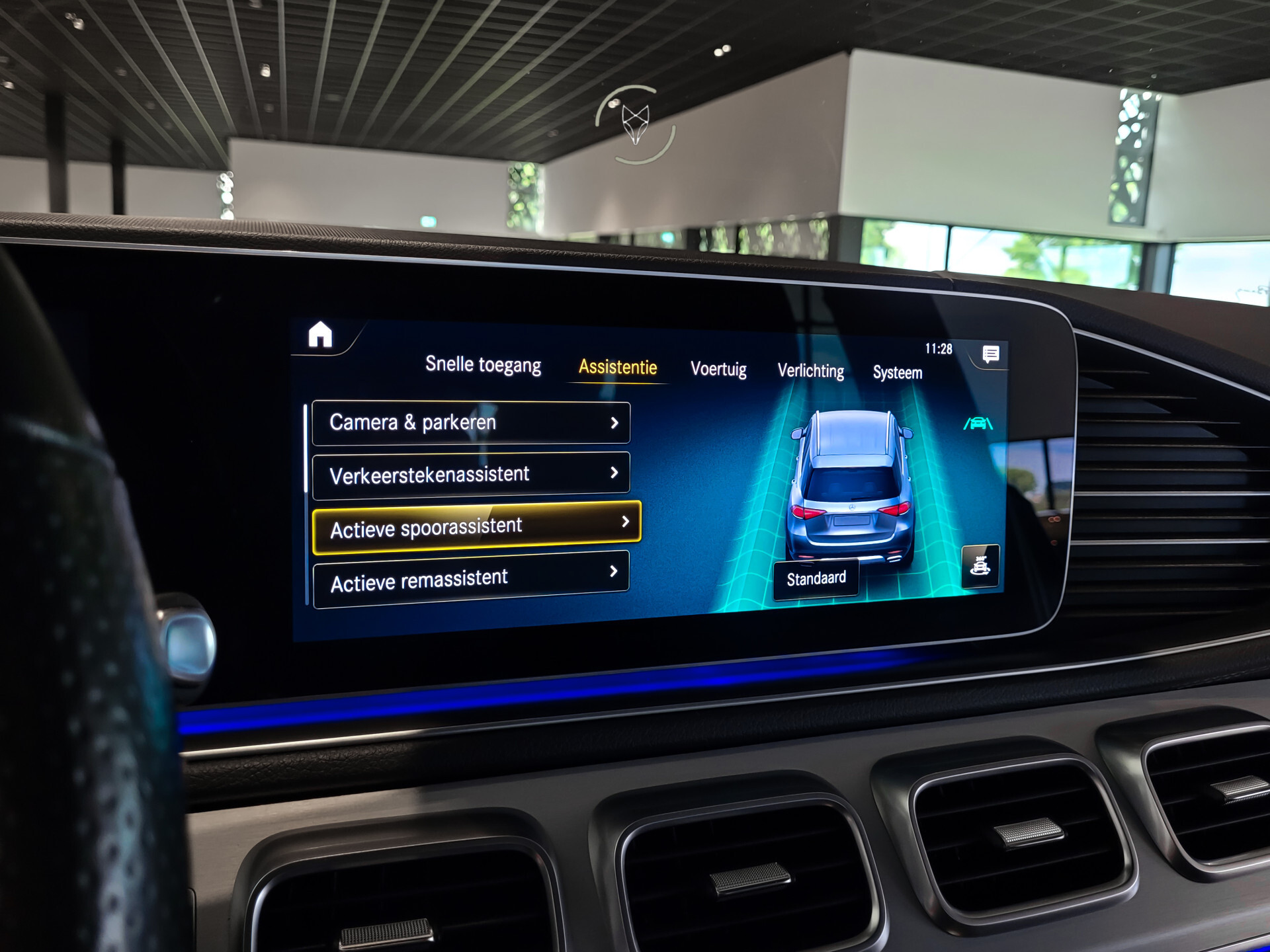 Mercedes-Benz GLE 400 d 4-M AMG Night | Luchtvering | Panorama | HUD | Standkachel | Burmester | Trekhaak | 22" Foto 17