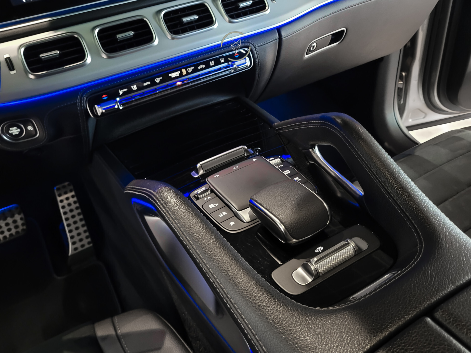 Mercedes-Benz GLE 400 d 4-M AMG Night | Luchtvering | Panorama | HUD | Standkachel | Burmester | Trekhaak | 22" Foto 20