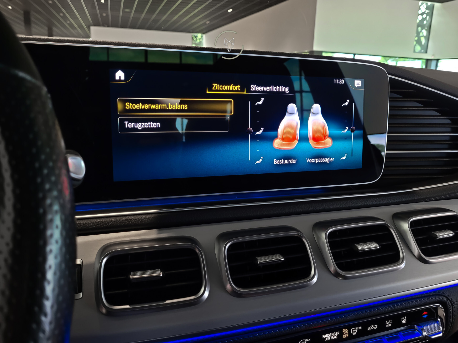 Mercedes-Benz GLE 400 d 4-M AMG Night | Luchtvering | Panorama | HUD | Standkachel | Burmester | Trekhaak | 22" Foto 31