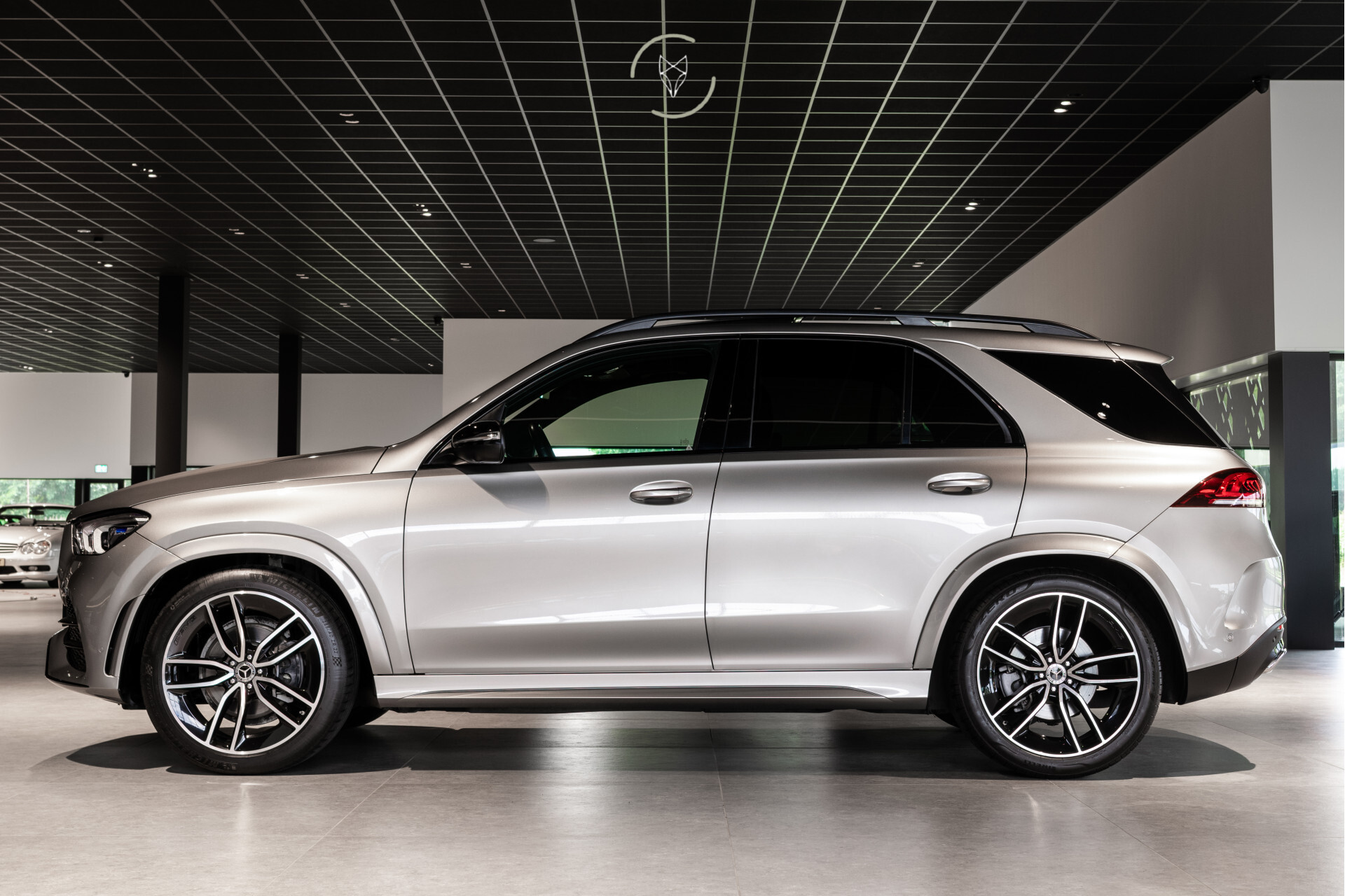 Mercedes-Benz GLE 400 d 4-M AMG Night | Luchtvering | Panorama | HUD | Standkachel | Burmester | Trekhaak | 22" Foto 4