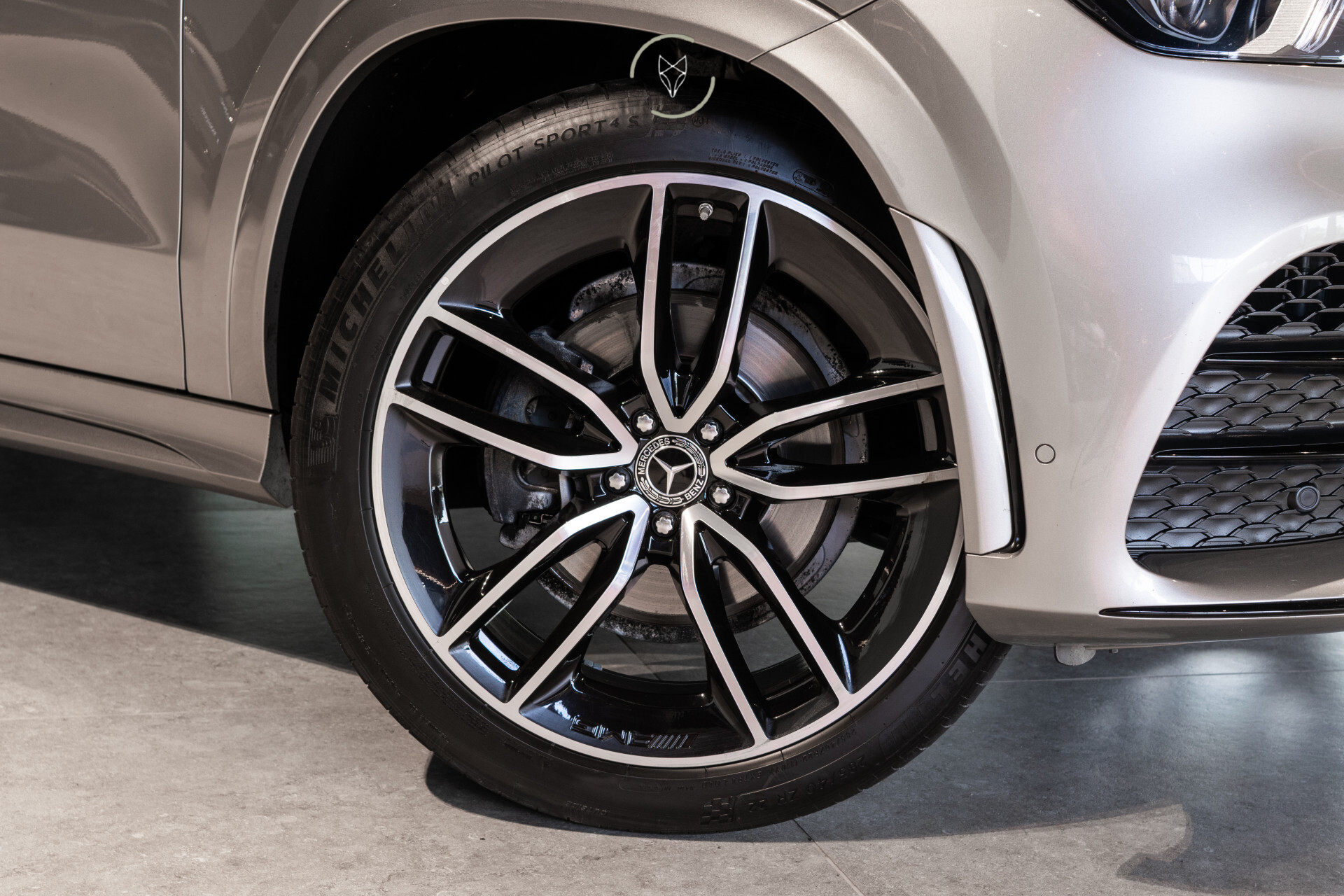 Mercedes-Benz GLE 400 d 4-M AMG Night | Luchtvering | Panorama | HUD | Standkachel | Burmester | Trekhaak | 22" Foto 42