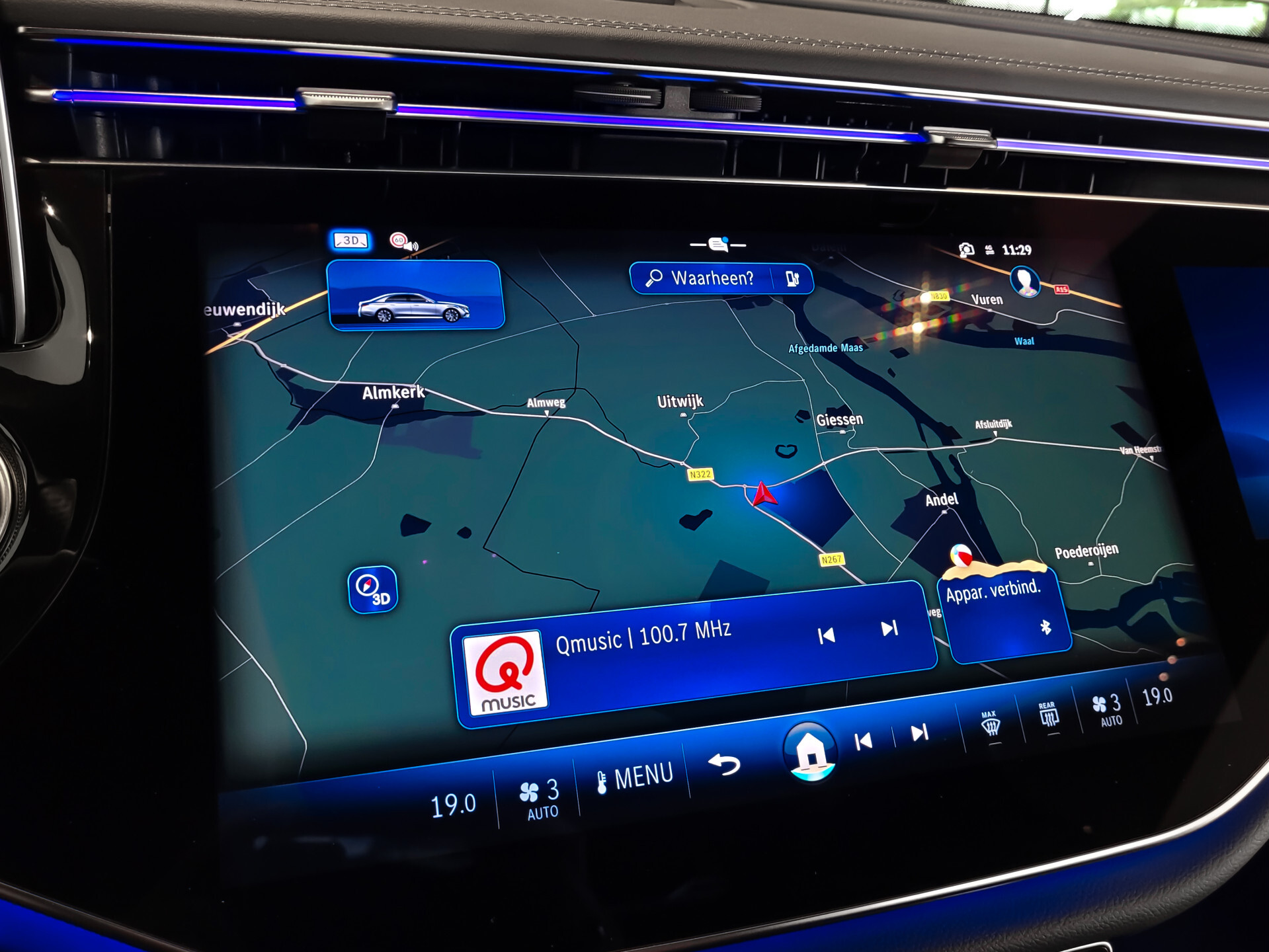 Mercedes-Benz E-Klasse 400 e 4-M AMG Luchtvering | Achterasbesturing | Superscreen | Keyless | Stoelkoeling | HUD | Digital Light Foto 13