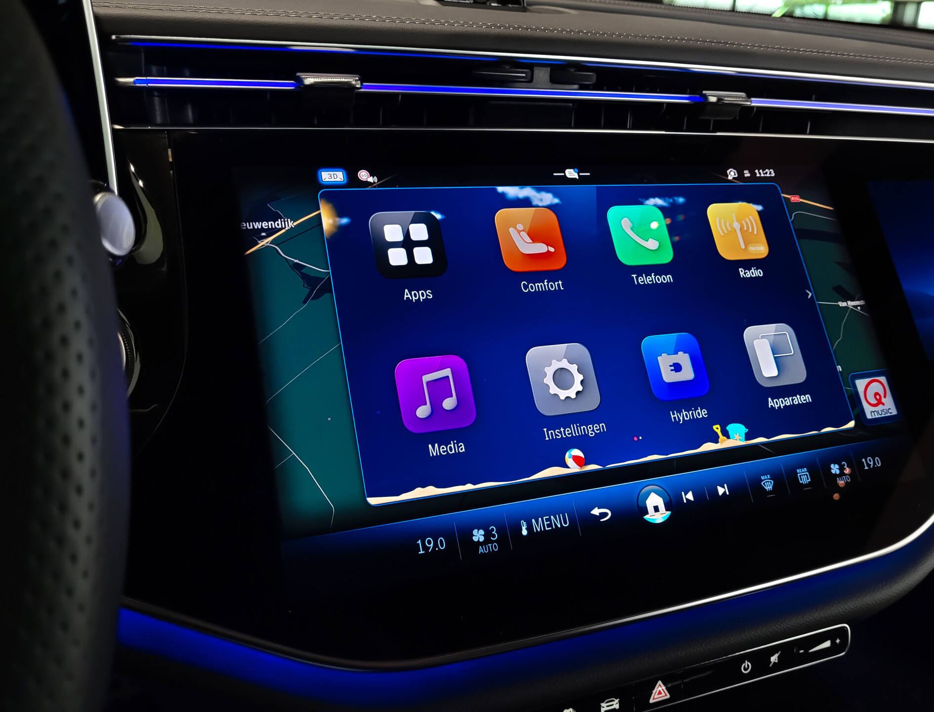 Mercedes-Benz E-Klasse 400 e 4-M AMG Luchtvering | Achterasbesturing | Superscreen | Keyless | Stoelkoeling | HUD | Digital Light Foto 21