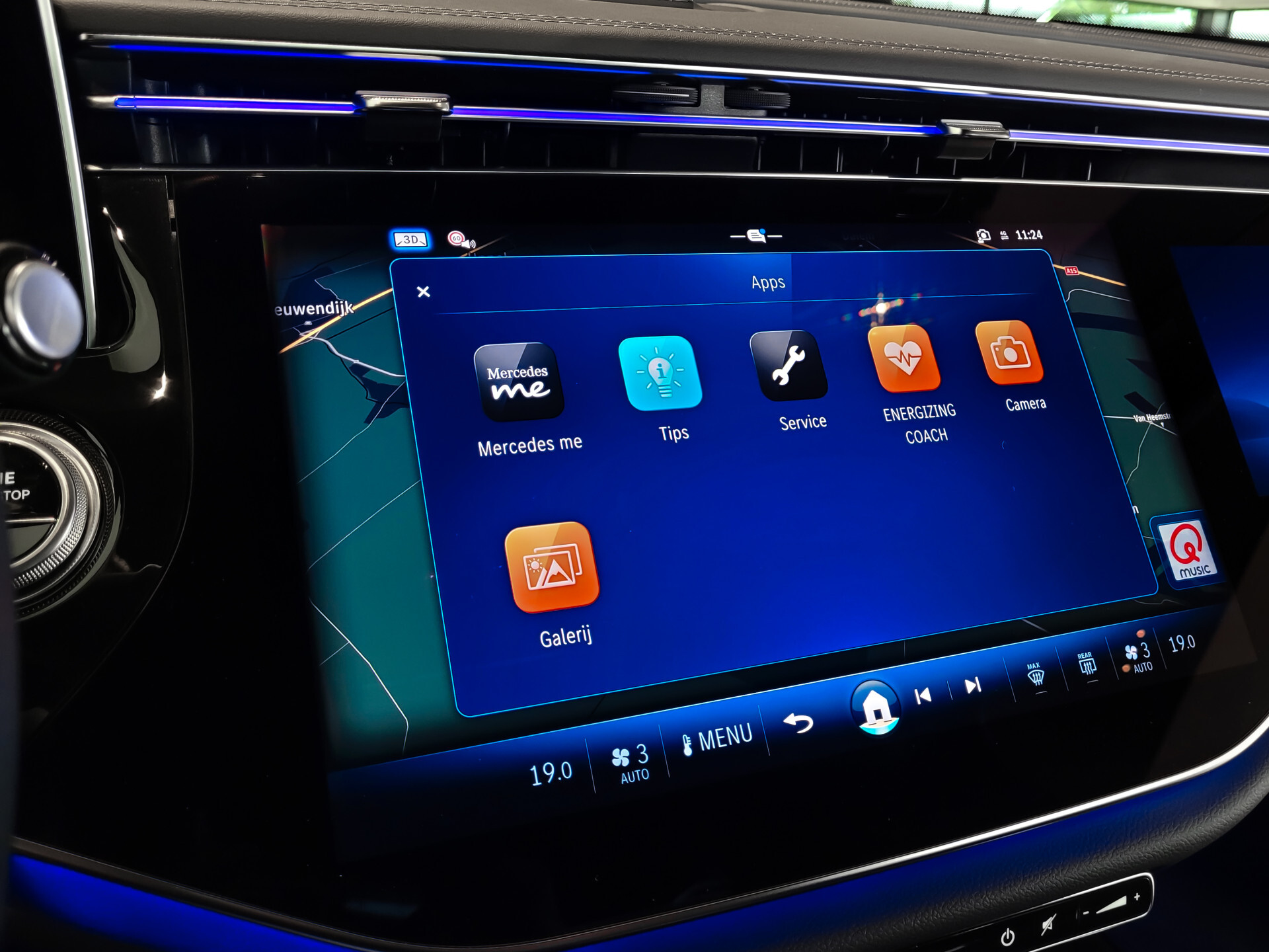 Mercedes-Benz E-Klasse 400 e 4-M AMG Luchtvering | Achterasbesturing | Superscreen | Keyless | Stoelkoeling | HUD | Digital Light Foto 23