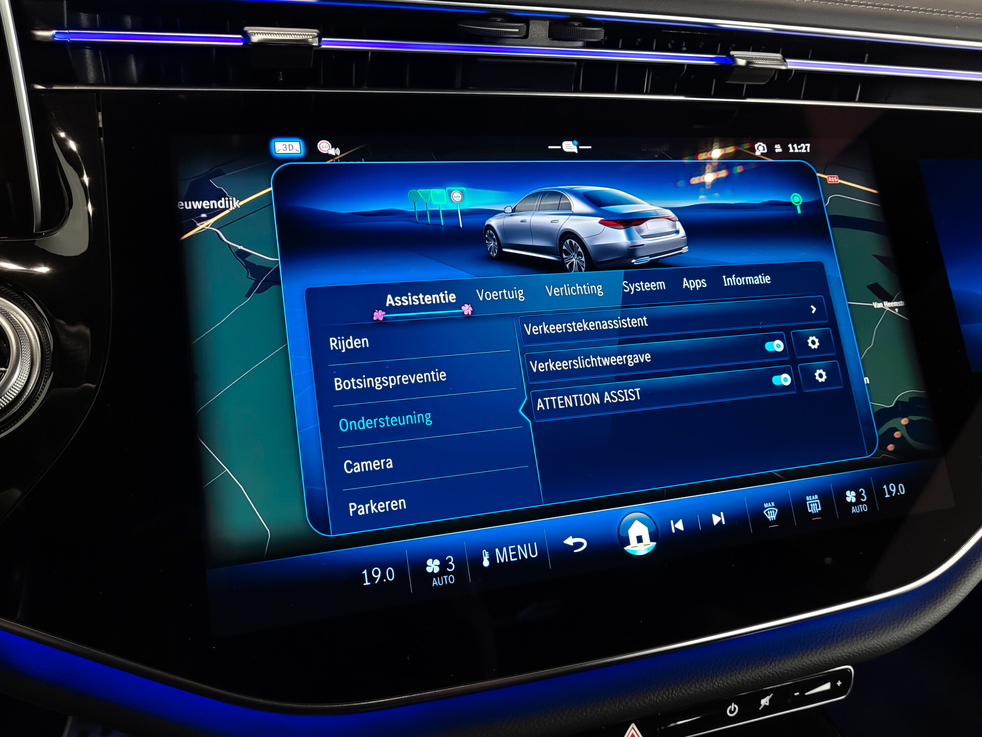 Mercedes-Benz E-Klasse 400 e 4-M AMG Luchtvering | Achterasbesturing | Superscreen | Keyless | Stoelkoeling | HUD | Digital Light Foto 27