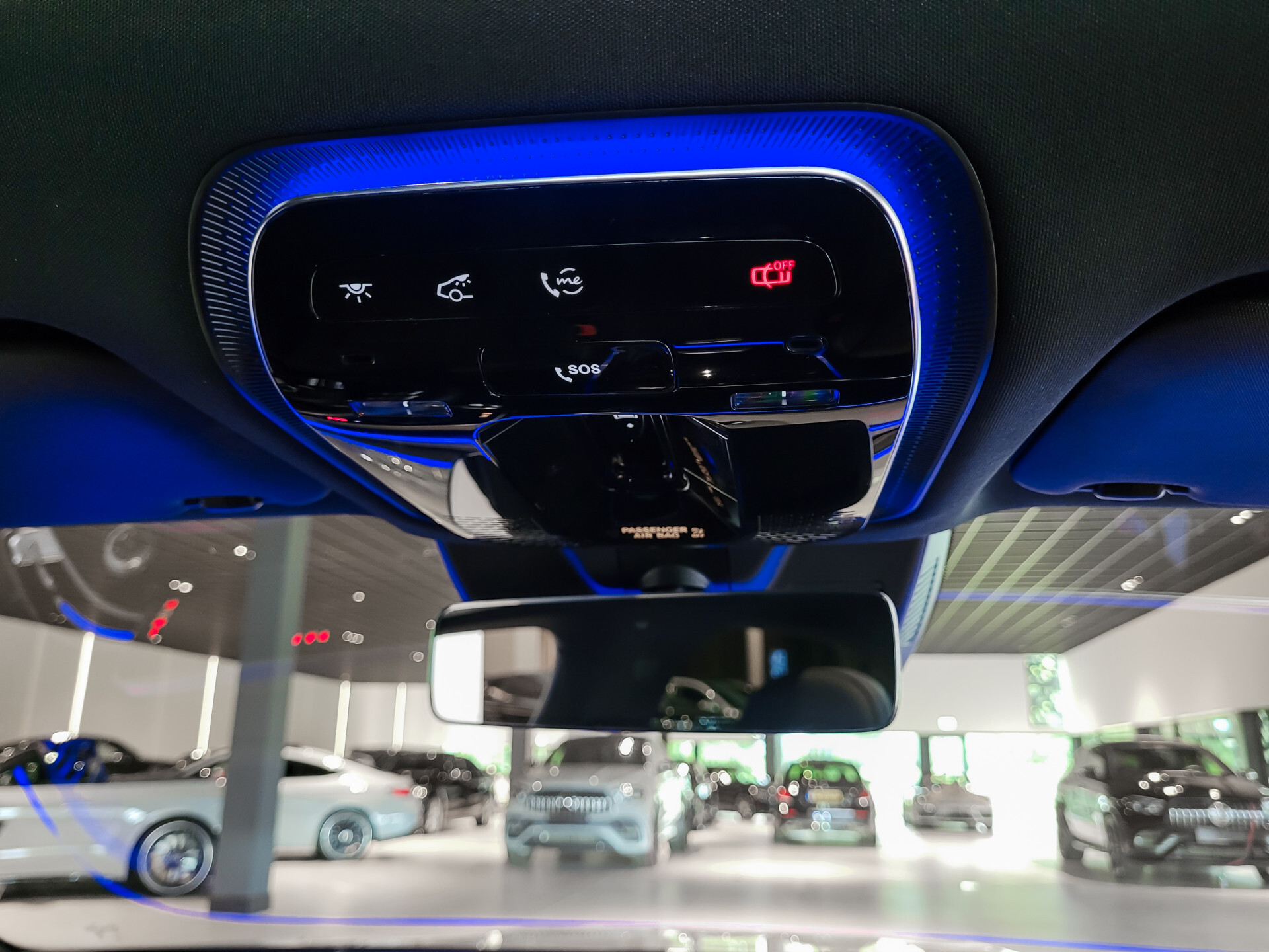 Mercedes-Benz E-Klasse 400 e 4-M AMG Luchtvering | Achterasbesturing | Superscreen | Keyless | Stoelkoeling | HUD | Digital Light Foto 39