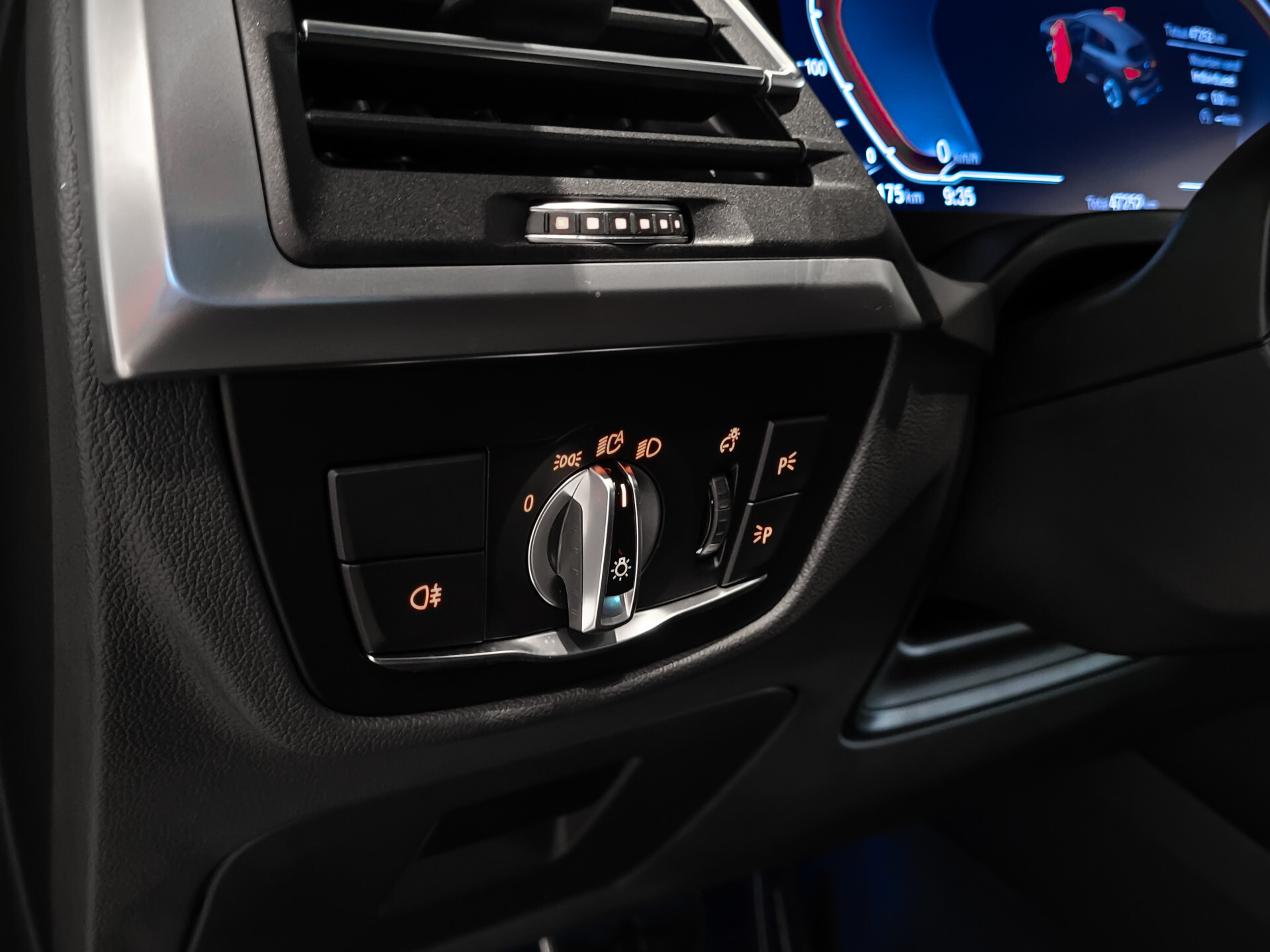 BMW iX3 FACELIFT M Sport High Executive 80 kWh Shadow | Driving Assistant | Keyless | HUD | Laser | Harman-Kardon | Pano | Sfeerverlichting Foto 14