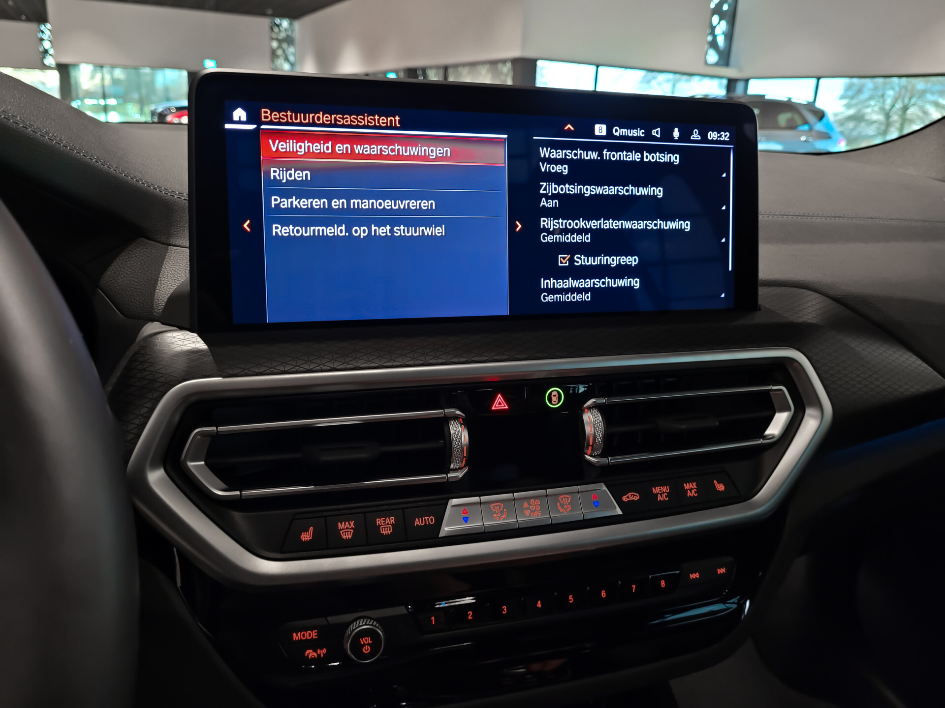 BMW iX3 FACELIFT M Sport High Executive 80 kWh Shadow | Driving Assistant | Keyless | HUD | Laser | Harman-Kardon | Pano | Sfeerverlichting Foto 17