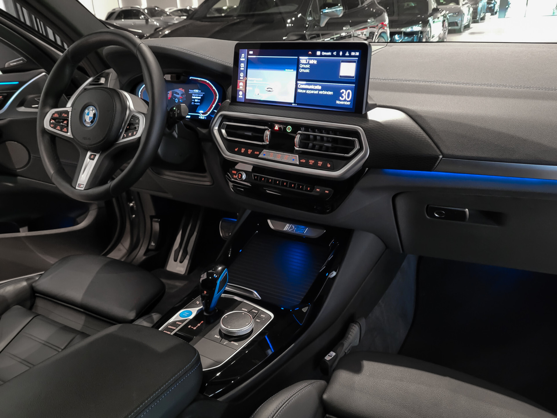 BMW iX3 FACELIFT M Sport High Executive 80 kWh Shadow | Driving Assistant | Keyless | HUD | Laser | Harman-Kardon | Pano | Sfeerverlichting Foto 25