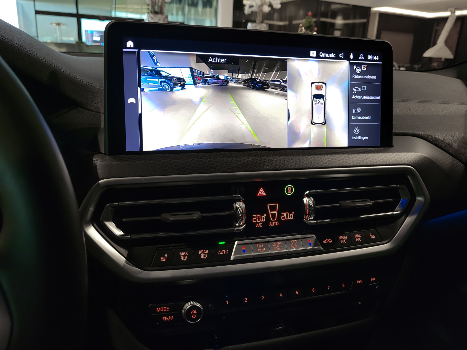 BMW iX3 FACELIFT M Sport High Executive 80 kWh Shadow | Driving Assistant | Keyless | HUD | Laser | Harman-Kardon | Pano | Sfeerverlichting Foto 26