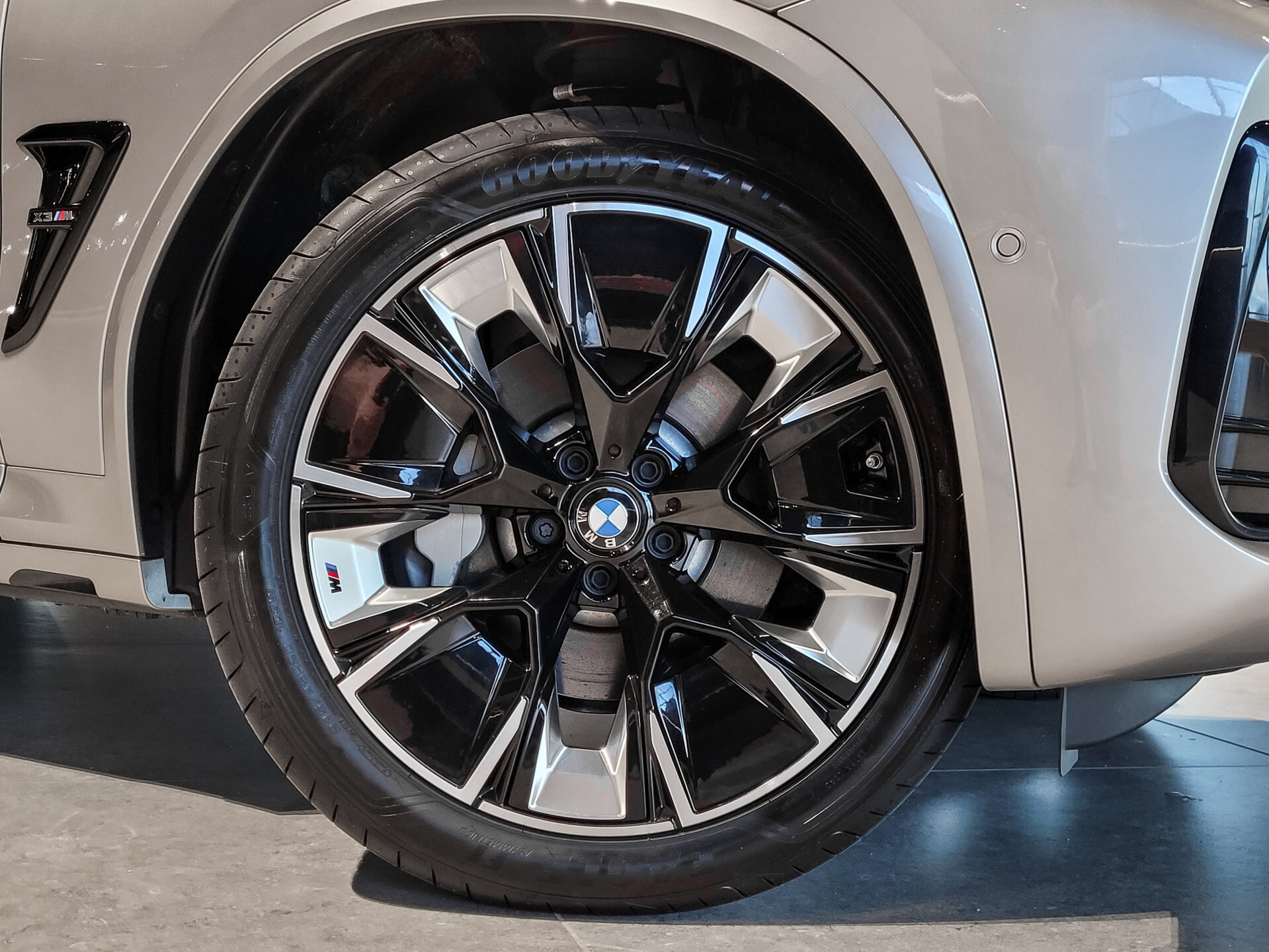 BMW iX3 FACELIFT M Sport High Executive 80 kWh Shadow | Driving Assistant | Keyless | HUD | Laser | Harman-Kardon | Pano | Sfeerverlichting Foto 39