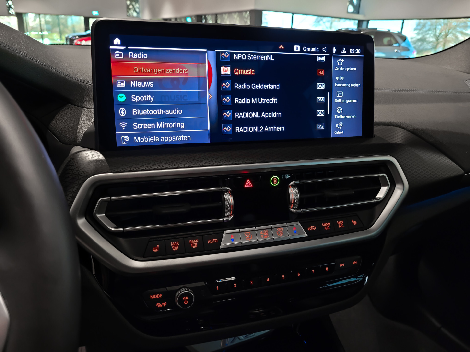 BMW iX3 FACELIFT M Sport High Executive 80 kWh Shadow | Driving Assistant | Keyless | HUD | Laser | Harman-Kardon | Pano | Sfeerverlichting Foto 9