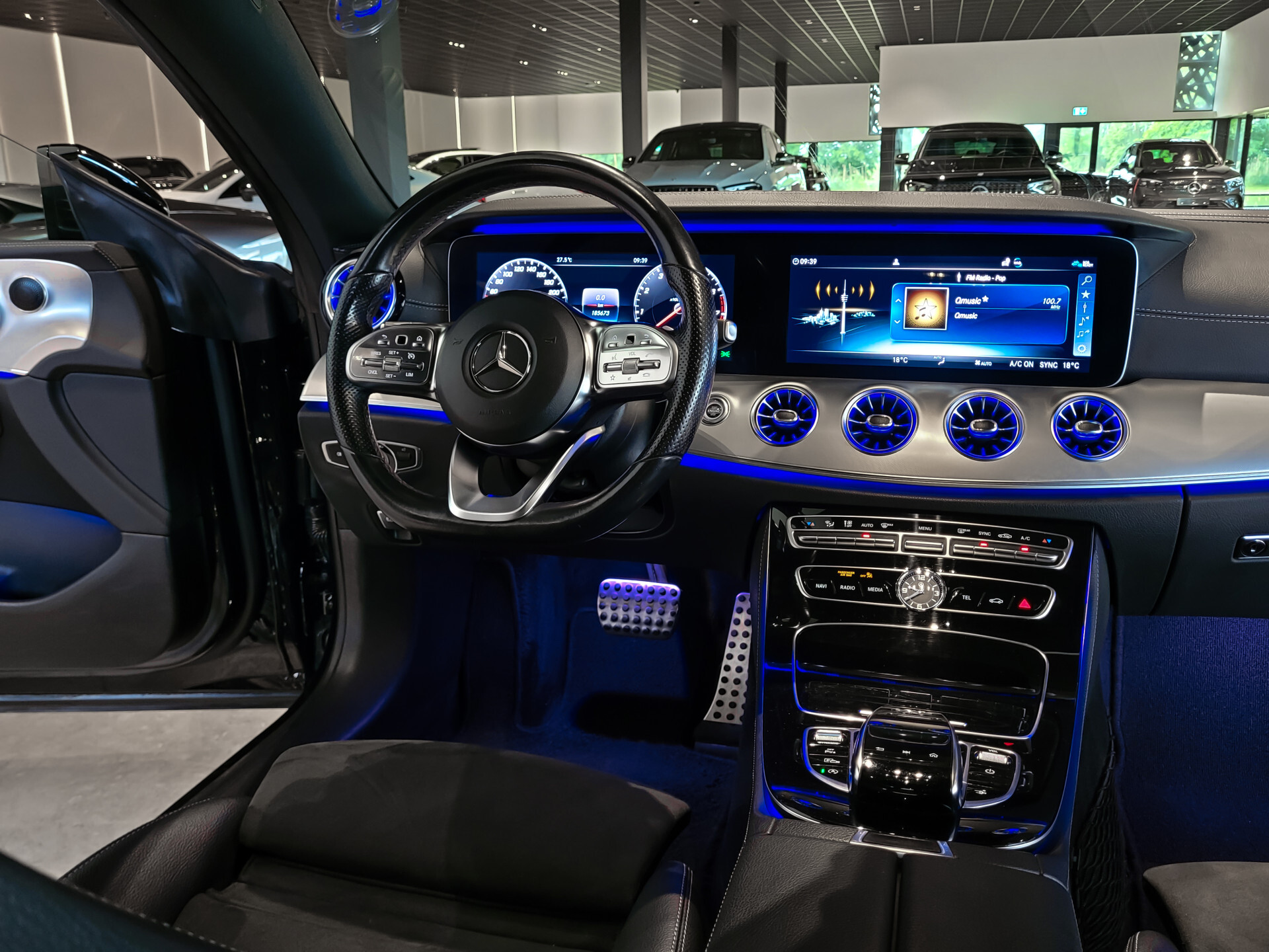 Mercedes-Benz E-Klasse Coupé 200 AMG Night | Panorama | Widescreen | Camera | Carplay | Ambient | New Service Aut9 Foto 23