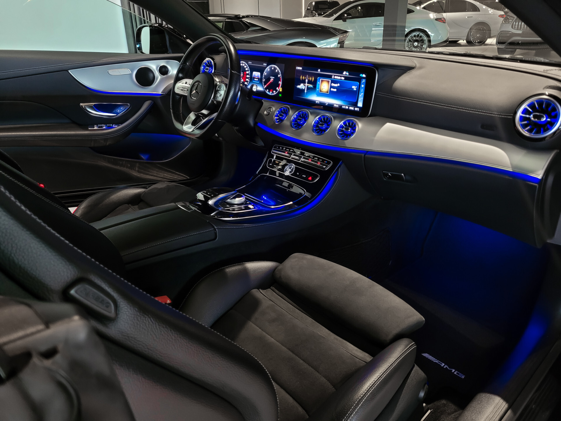 Mercedes-Benz E-Klasse Coupé 200 AMG Night | Panorama | Widescreen | Camera | Carplay | Ambient | New Service Aut9 Foto 25