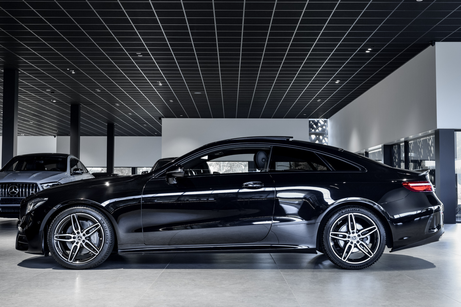 Mercedes-Benz E-Klasse Coupé 200 AMG Night | Panorama | Widescreen | Camera | Carplay | Ambient | New Service Aut9 Foto 4