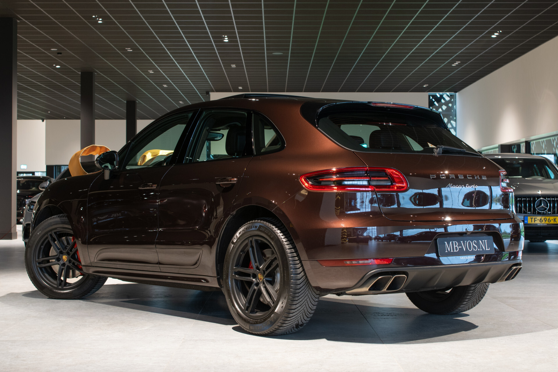 Porsche Macan 3.6 Turbo 400pk Luchtvering | Panorama | 18-voudige stoelen | Bose | 1ste eigenaar | NL Auto | Volleder | Glascoating Foto 2