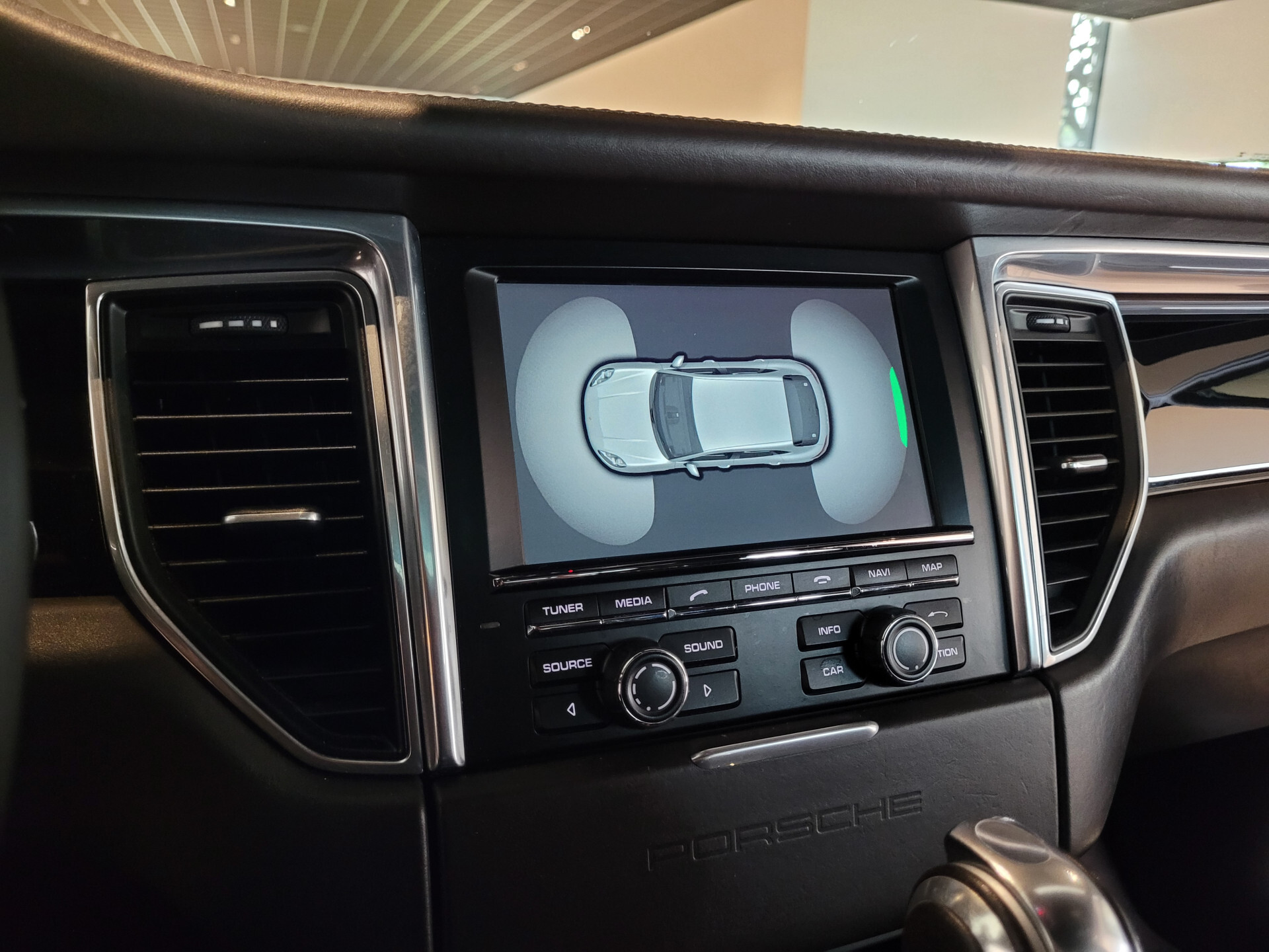 Porsche Macan 3.6 Turbo 400pk Luchtvering | Panorama | 18-voudige stoelen | Bose | 1ste eigenaar | NL Auto | Volleder | Glascoating Foto 21