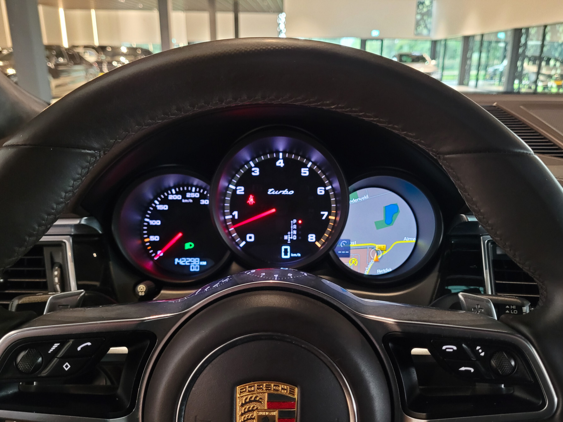 Porsche Macan 3.6 Turbo 400pk Luchtvering | Panorama | 18-voudige stoelen | Bose | 1ste eigenaar | NL Auto | Volleder | Glascoating Foto 23