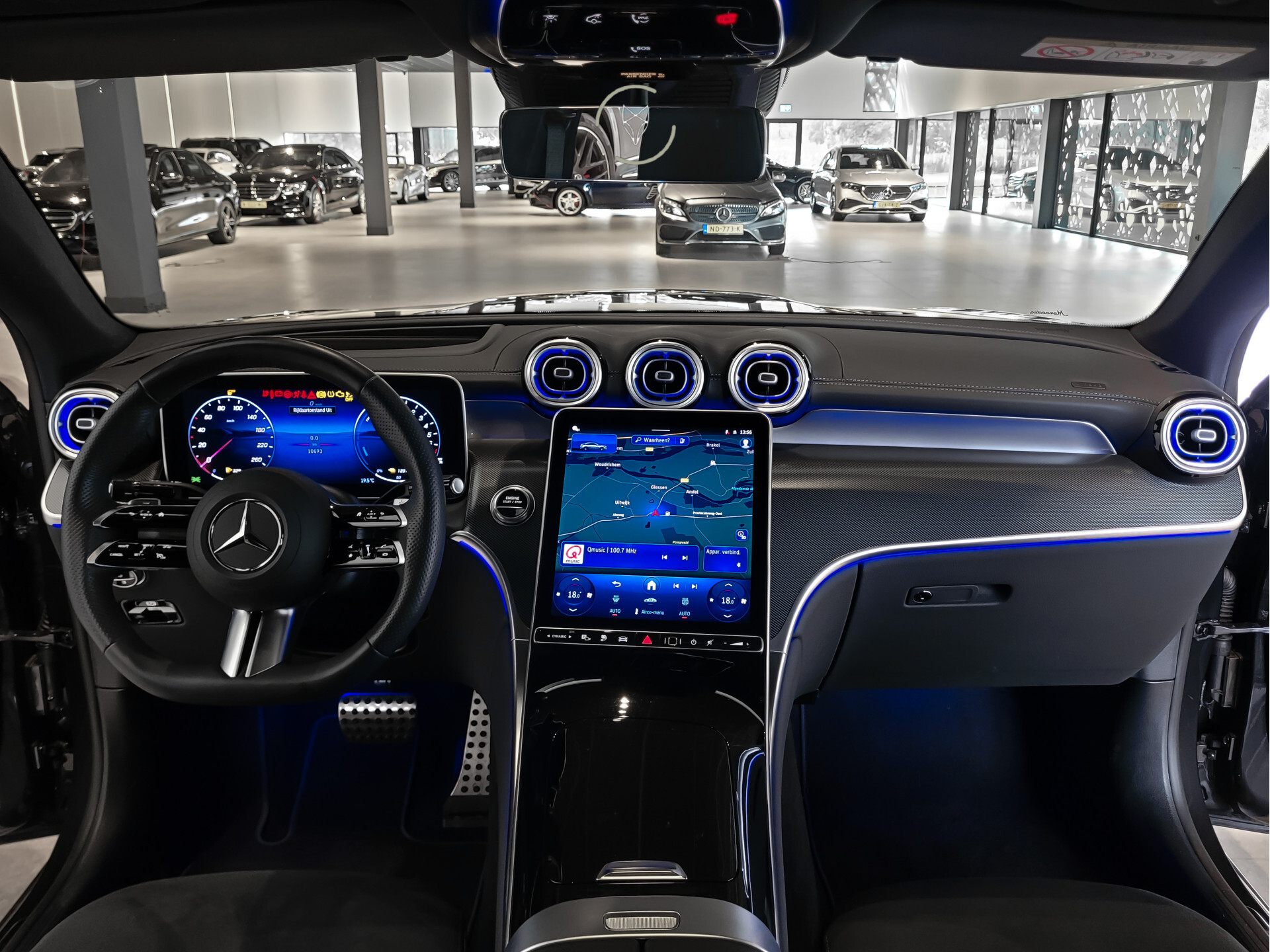 Mercedes-Benz GLC Coupé 300e 4-M AMG | Luchtvering | Achterassturing | ACC | Keyless | 360 | Mem | Burmester | Night | 20" | Night | Trekhaak | Premium Plus Foto 29