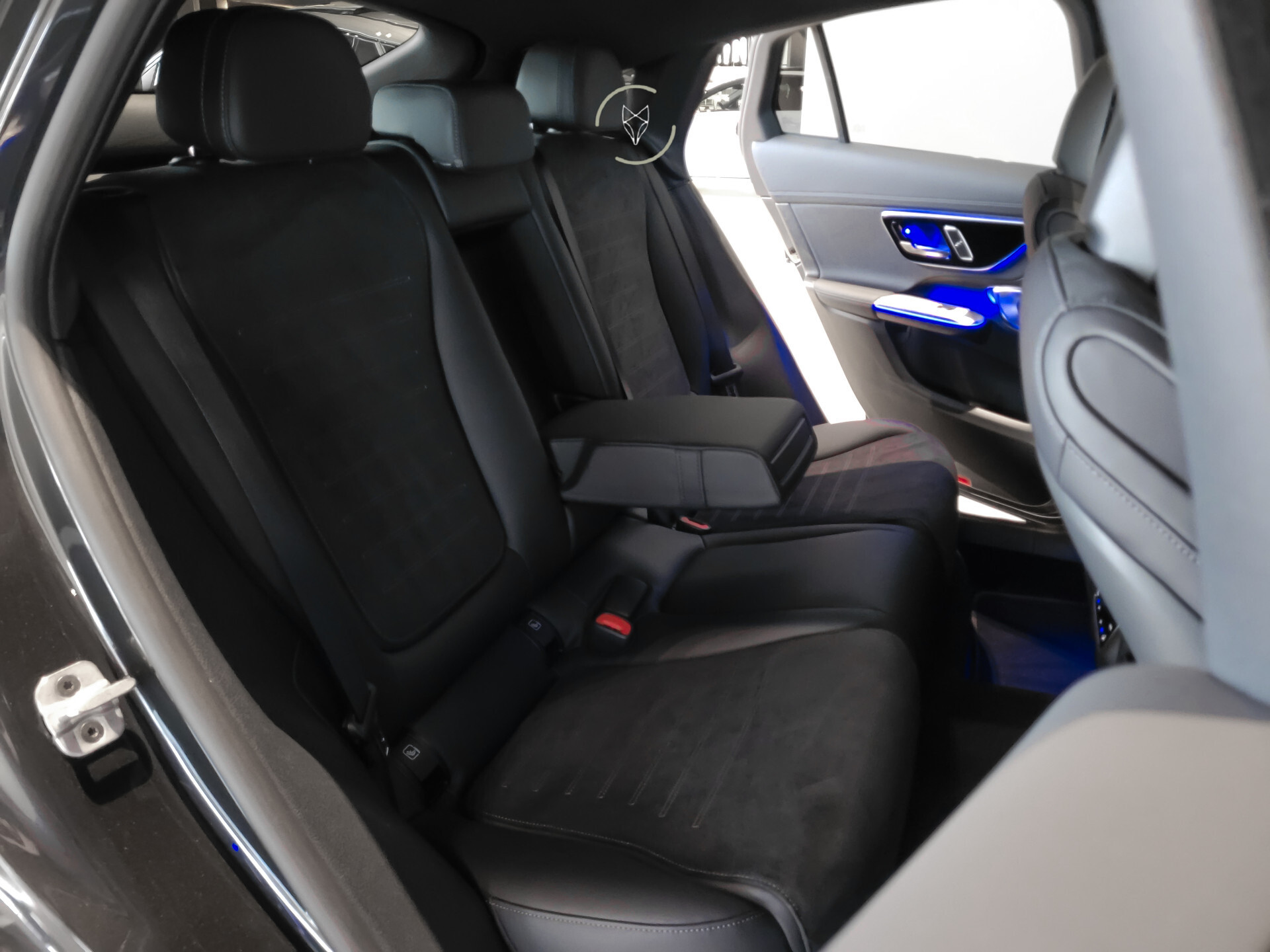 Mercedes-Benz GLC Coupé 300e 4-M AMG | Luchtvering | Achterassturing | ACC | Keyless | 360 | Mem | Burmester | Night | 20" | Night | Trekhaak | Premium Plus Foto 7