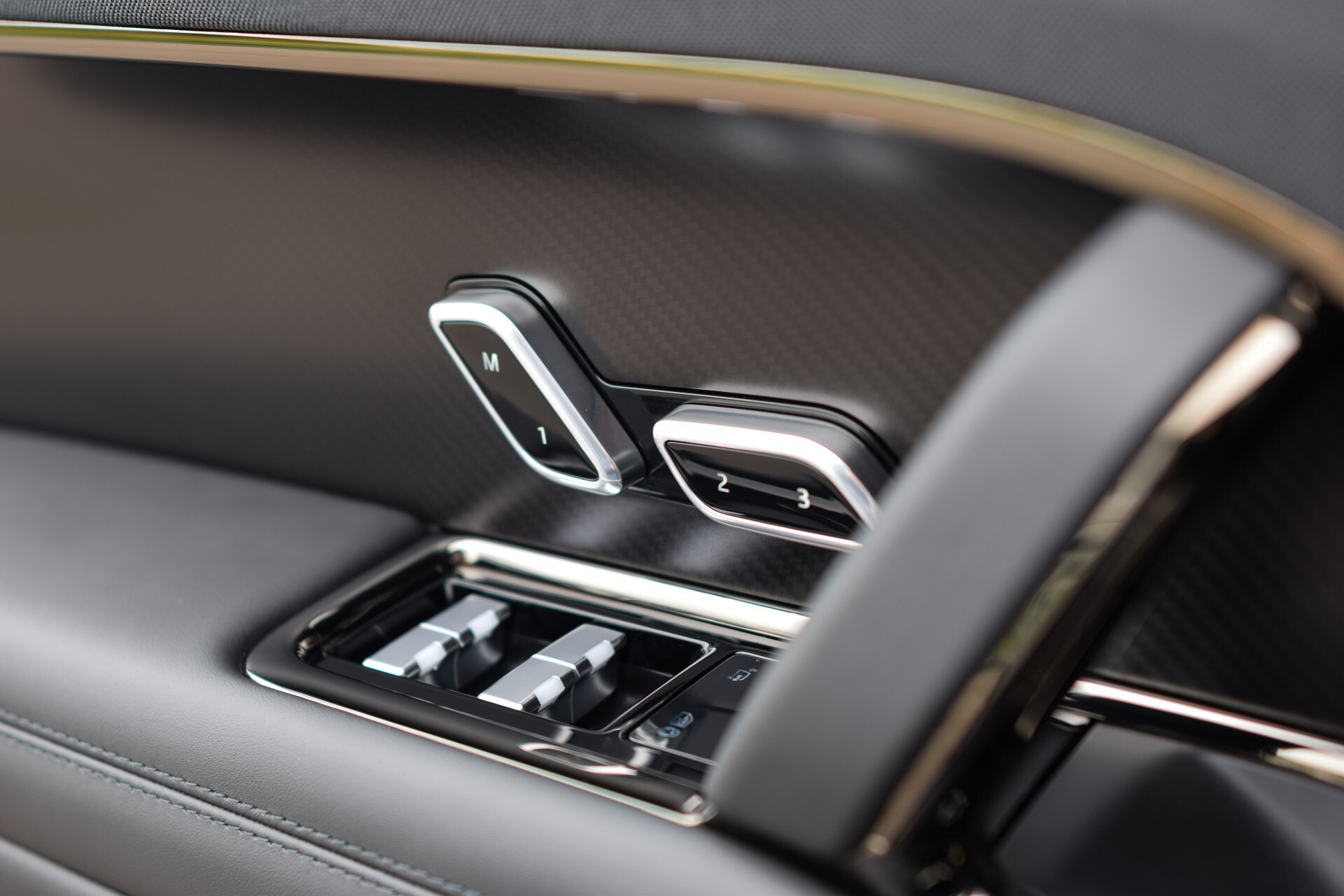 Land Rover Range Rover Sport 4.4 P635 SV Edition Two | Carbon wheels | Ceramic Brakes | Meridian Signature | NL auto Foto 14