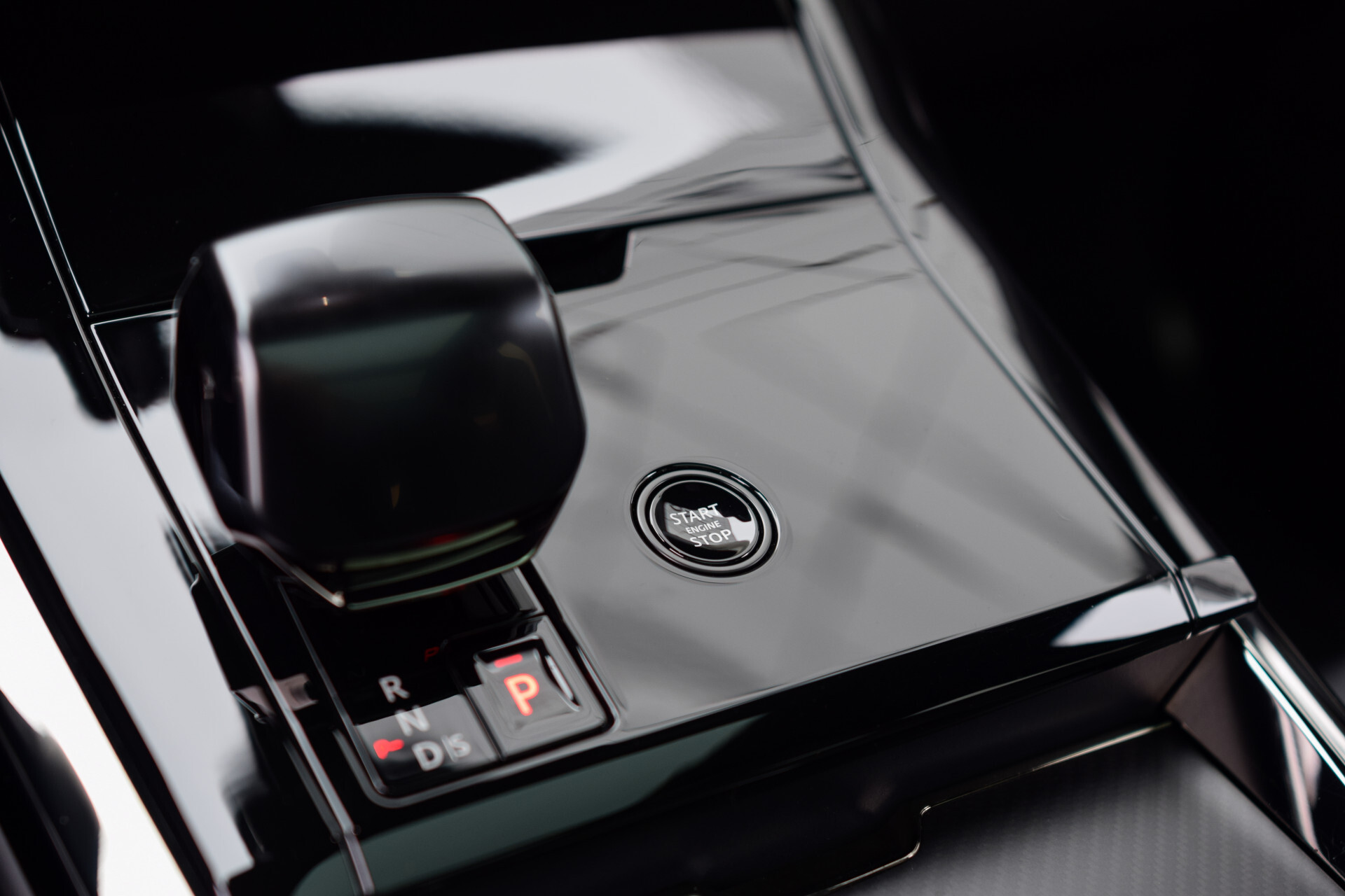 Land Rover Range Rover Sport 4.4 P635 SV Edition Two | Carbon wheels | Ceramic Brakes | Meridian Signature | NL auto Foto 31