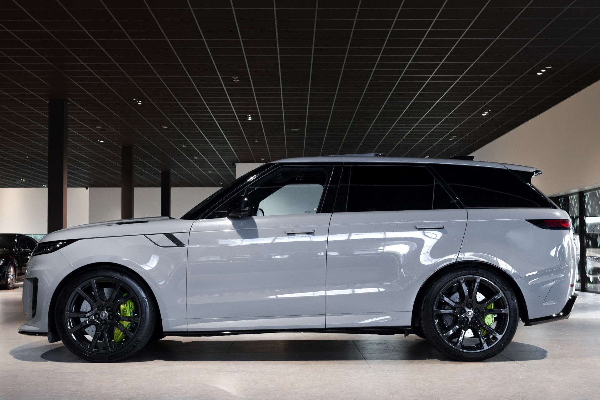 Land Rover Range Rover Sport 4.4 P635 SV Edition Two | Carbon wheels | Ceramic Brakes | Meridian Signature | NL auto Foto 4