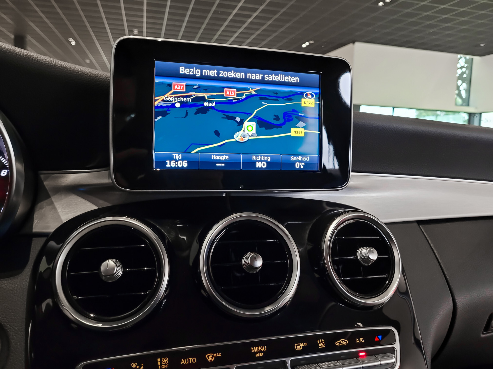 Mercedes-Benz C-Klasse Estate 350 e Avantgarde Airmatic | Camera | Verw-stoelen | Sfeerverlichting | Aut-kofferklep | New Service Foto 11