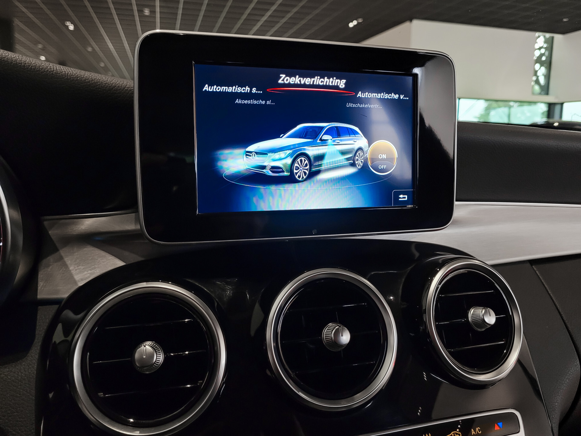 Mercedes-Benz C-Klasse Estate 350 e Avantgarde Airmatic | Camera | Verw-stoelen | Sfeerverlichting | Aut-kofferklep | New Service Foto 18