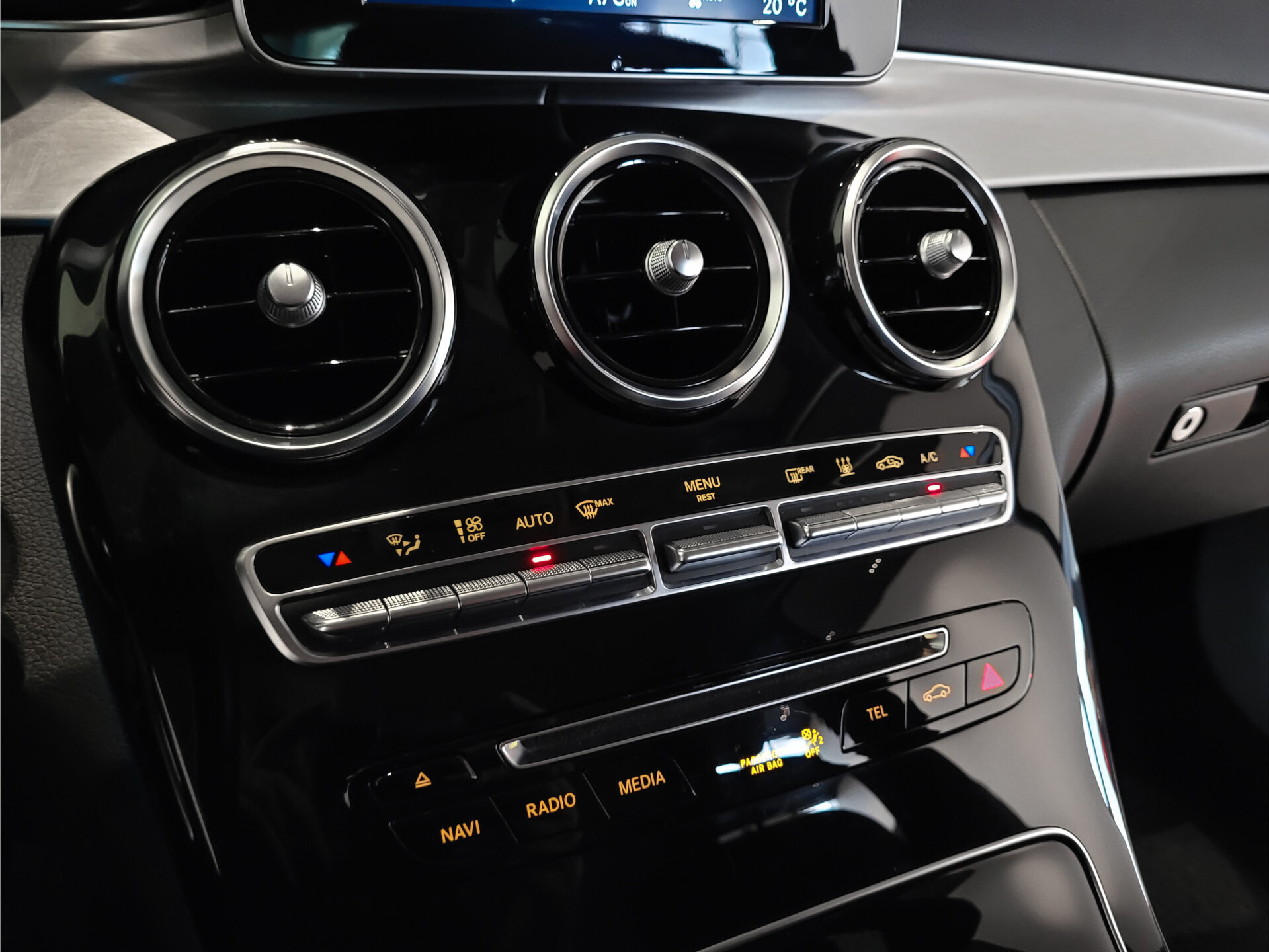 Mercedes-Benz C-Klasse Estate 350 e Avantgarde Airmatic | Camera | Verw-stoelen | Sfeerverlichting | Aut-kofferklep | New Service Foto 19