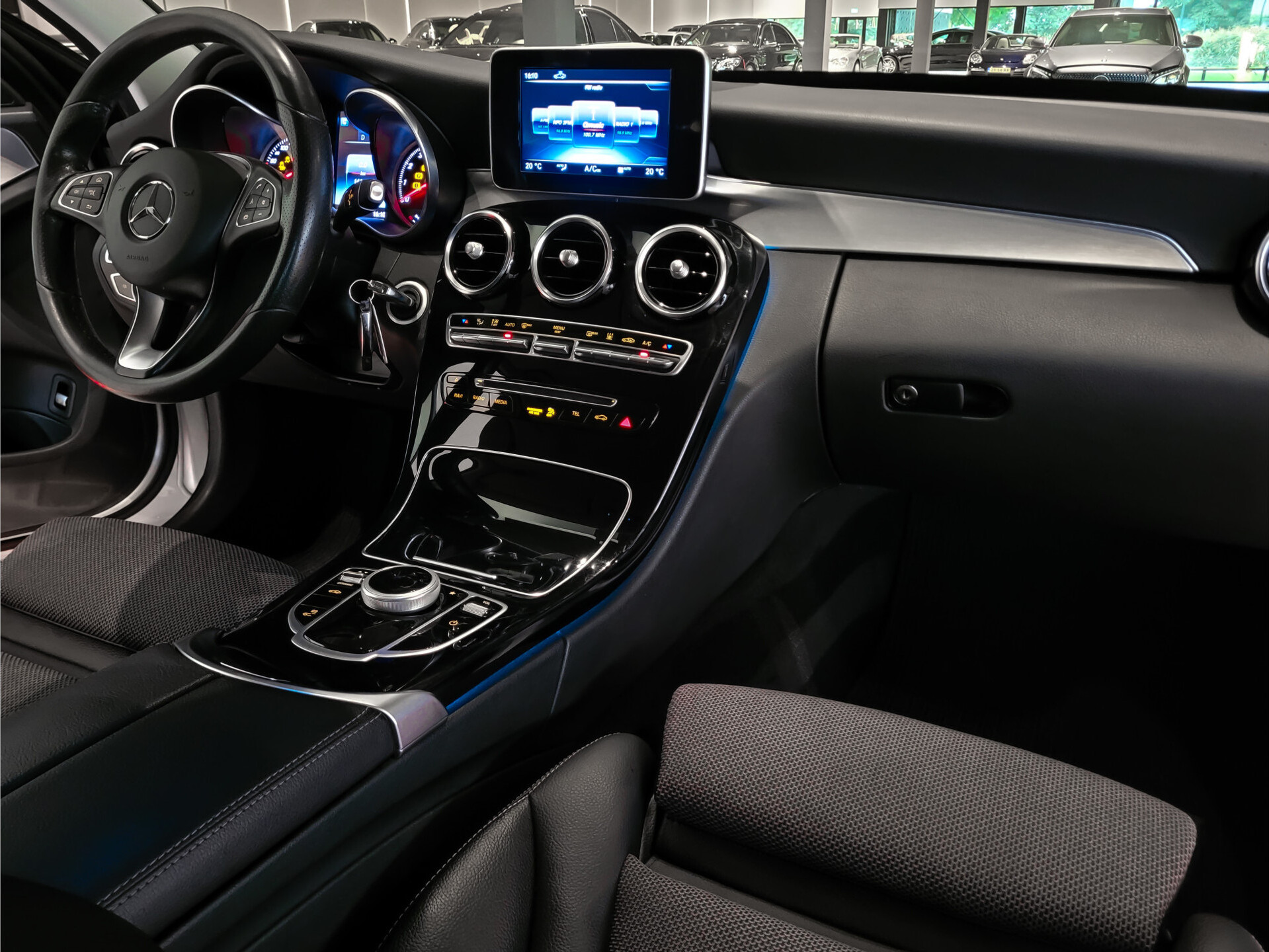 Mercedes-Benz C-Klasse Estate 350 e Avantgarde Airmatic | Camera | Verw-stoelen | Sfeerverlichting | Aut-kofferklep | New Service Foto 23