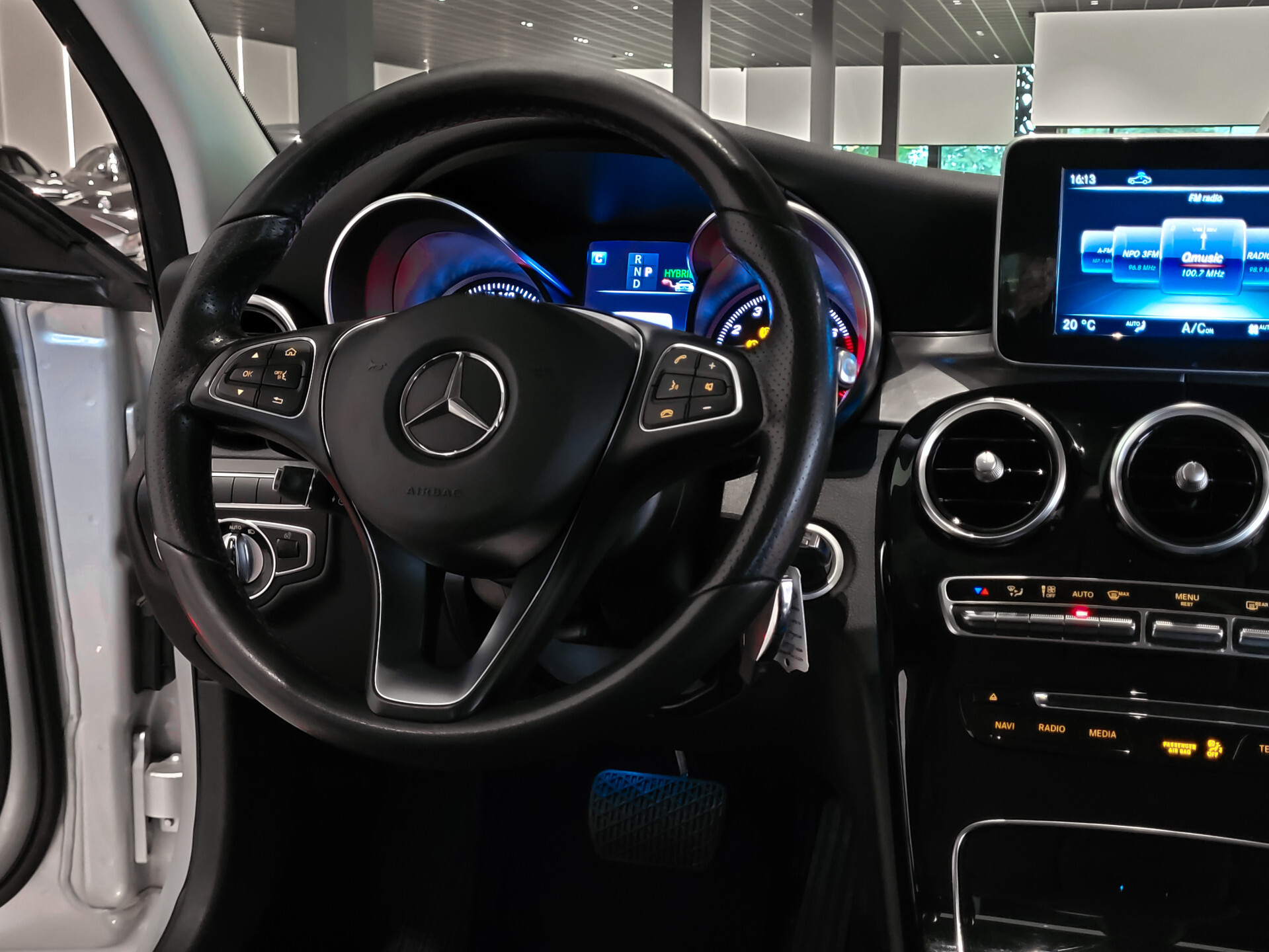 Mercedes-Benz C-Klasse Estate 350 e Avantgarde Airmatic | Camera | Verw-stoelen | Sfeerverlichting | Aut-kofferklep | New Service Foto 24