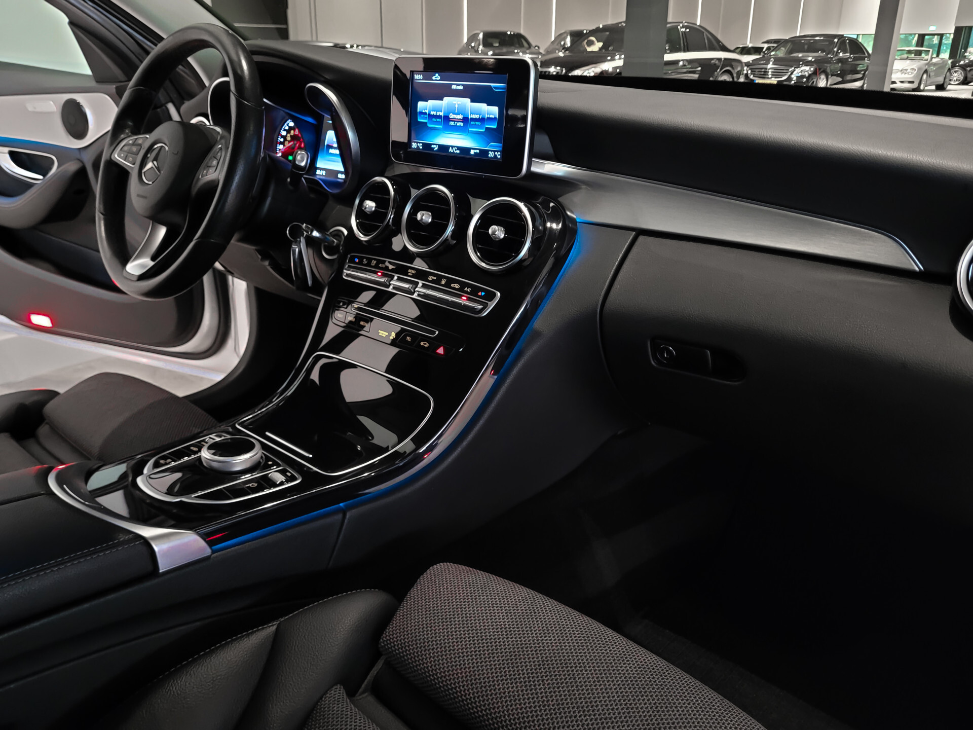 Mercedes-Benz C-Klasse Estate 350 e Avantgarde Airmatic | Camera | Verw-stoelen | Sfeerverlichting | Aut-kofferklep | New Service Foto 26