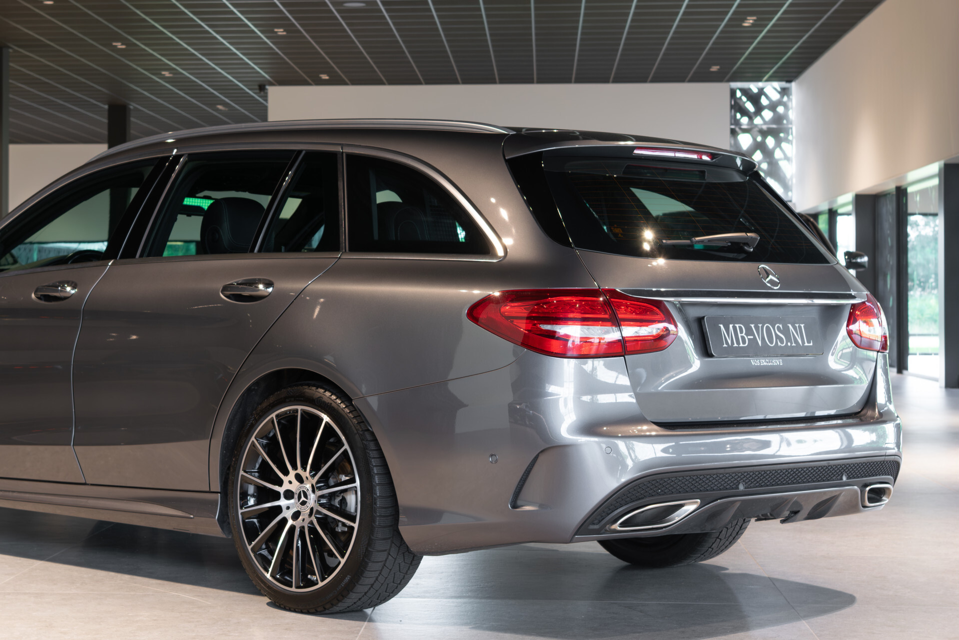 Mercedes-Benz C-Klasse Estate 180 AMG Sport Edition Leder | Sfeerverlichting | Aut-kofferklep | LED | 19" | New Service/APK Foto 28