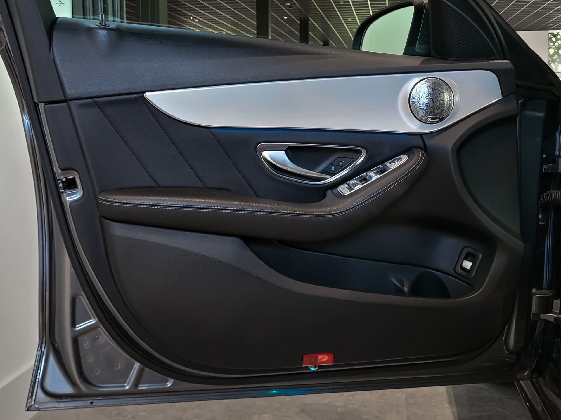 Mercedes-Benz C-Klasse Estate 180 AMG Sport Edition Leder | Sfeerverlichting | Aut-kofferklep | LED | 19" | New Service/APK Foto 8