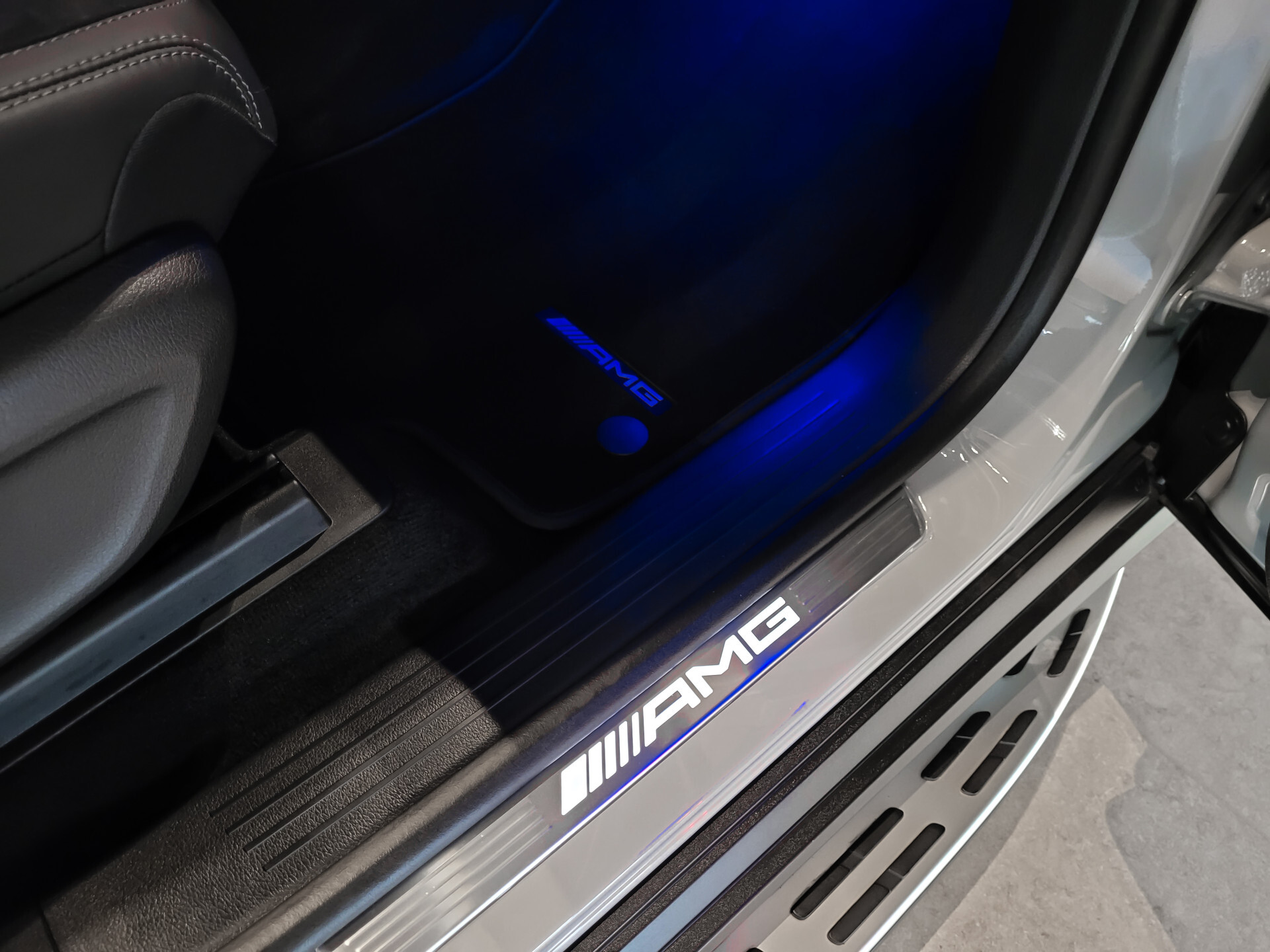 Mercedes-Benz GLE AMG 53 Hybrid 4M+ Night | Carbon | Ruitleder | Performance | 22" | Massage | HUD | Stoelkoeling Foto 32