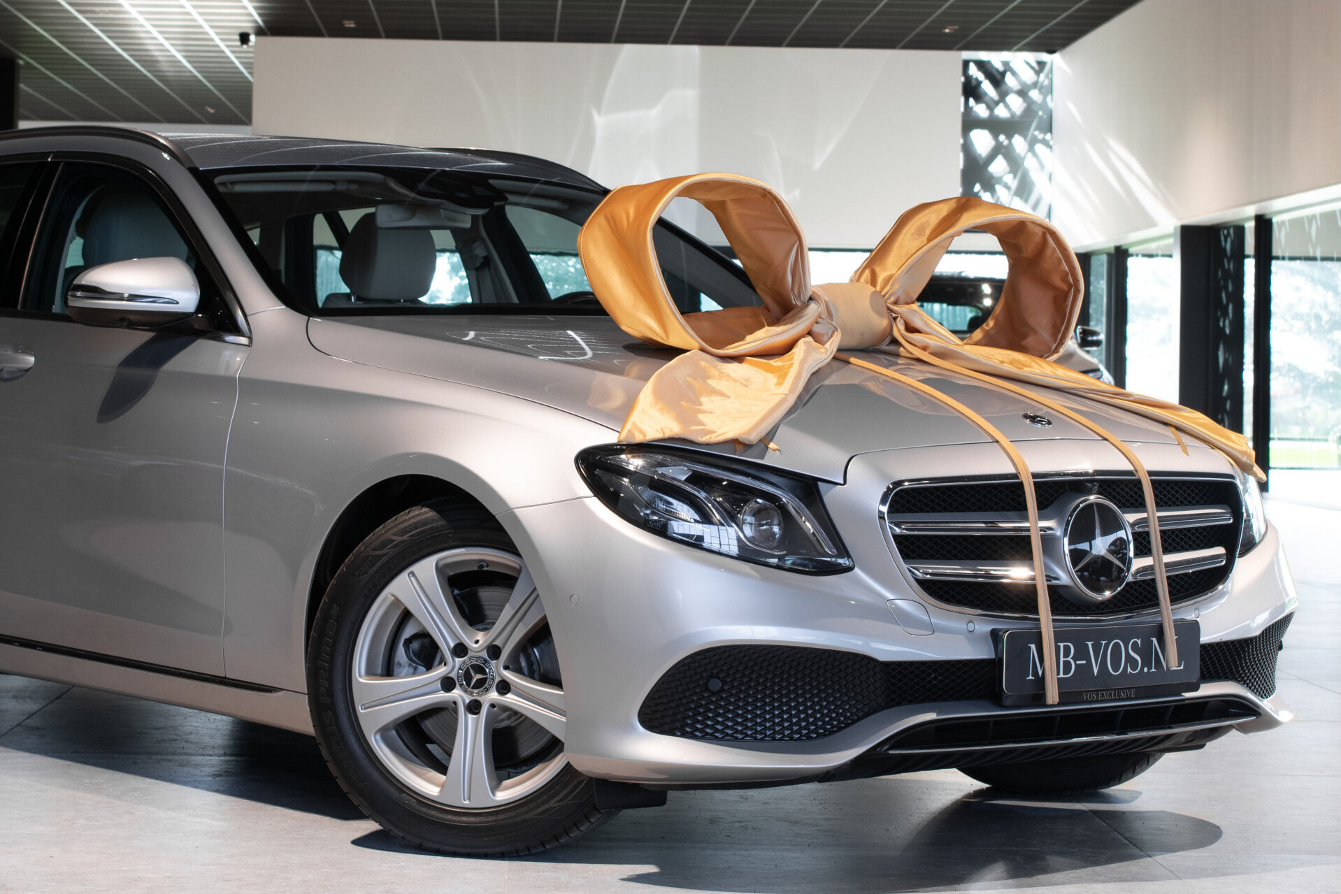 Mercedes-Benz E-Klasse Estate 250 Avantgarde ACC | Standkachel | Comand | 360 | Burmester | Mem | Exclusive | Volledige historie Foto 2